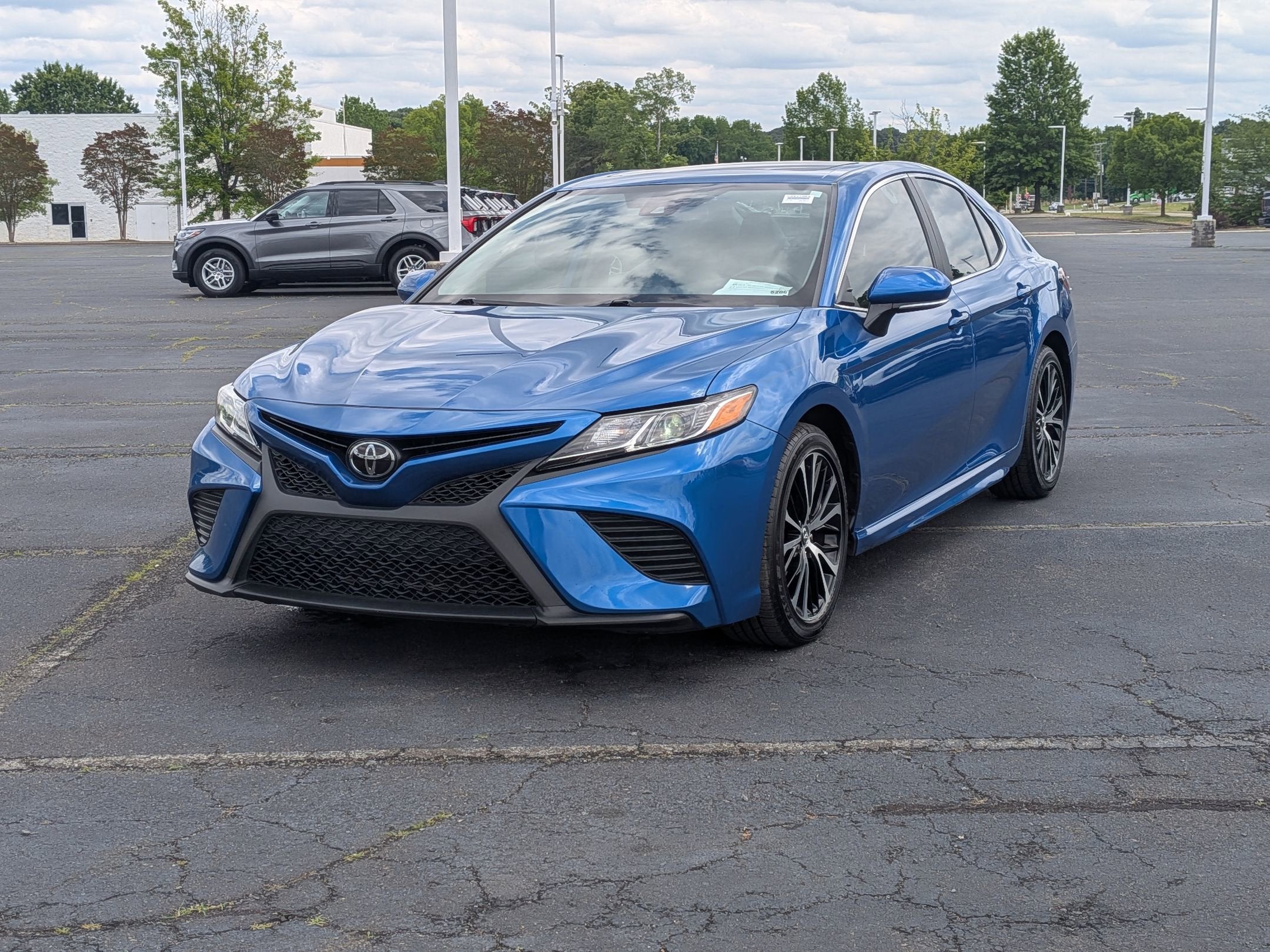 2019 Toyota Camry SE
