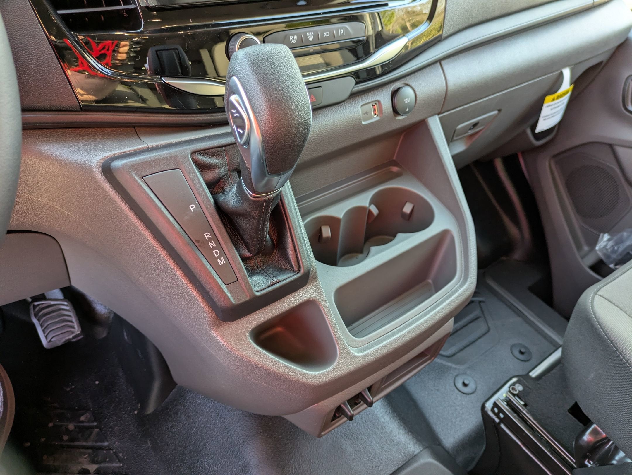 2026 Ford Transit Passenger Wagon XLT