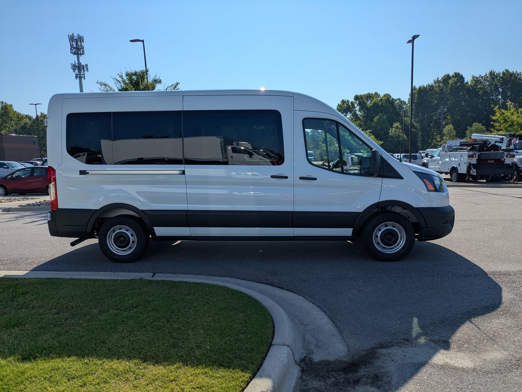 2026 Ford Transit Passenger Wagon XL