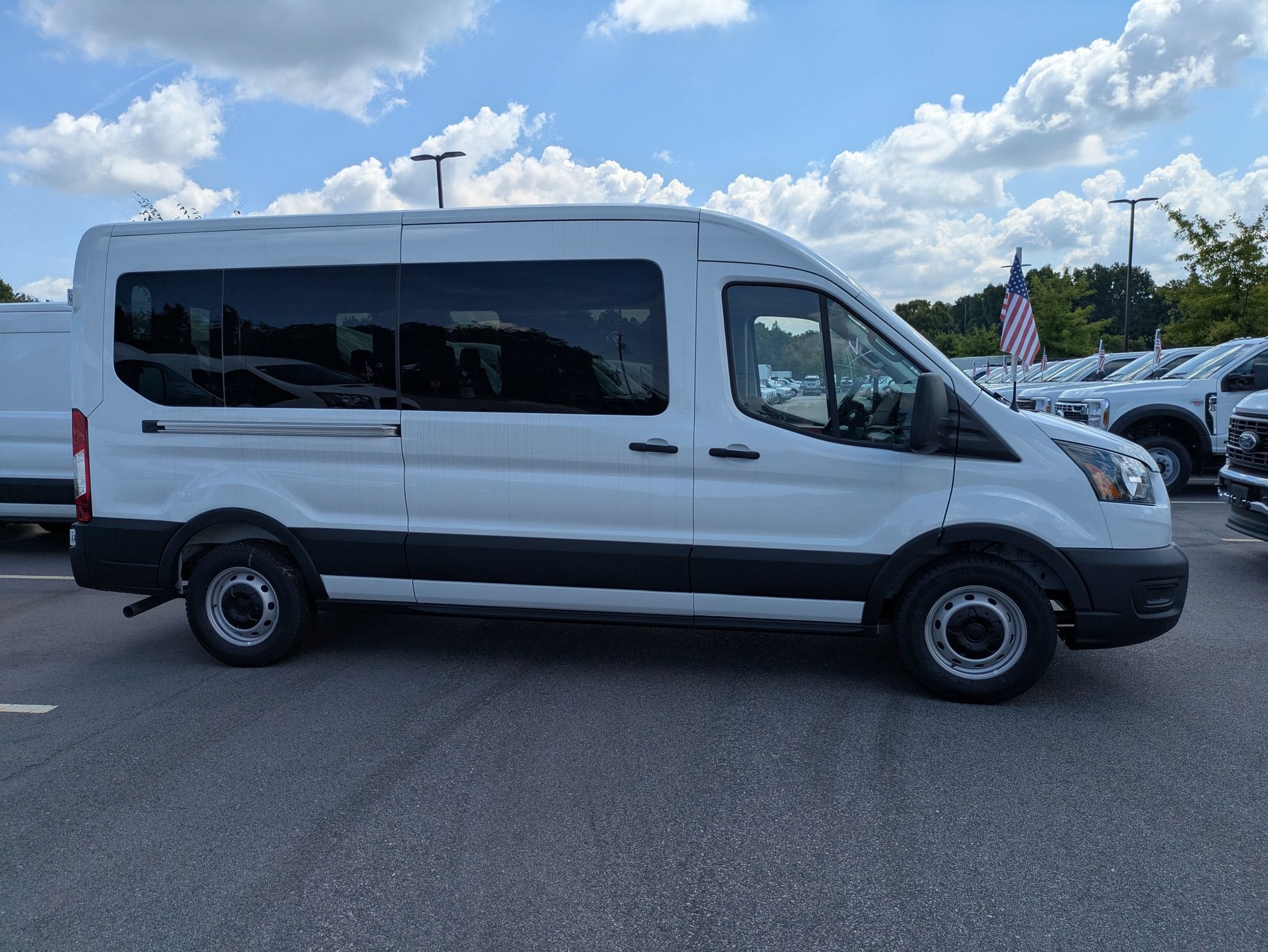 2026 Ford Transit Passenger Wagon XL