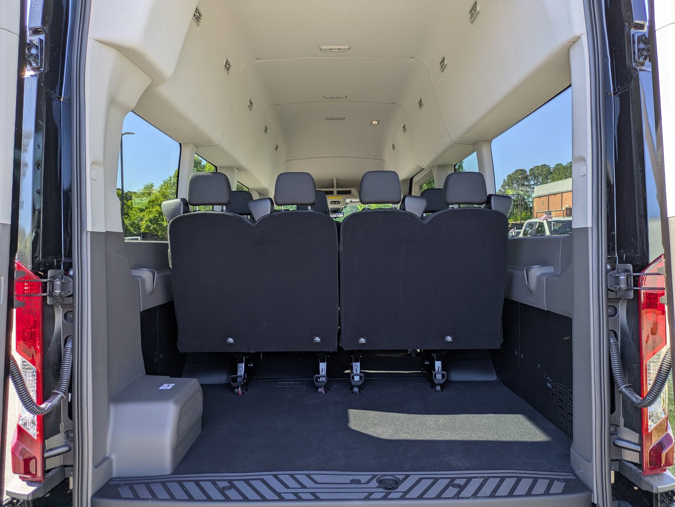 2026 Ford Transit Passenger Wagon XL