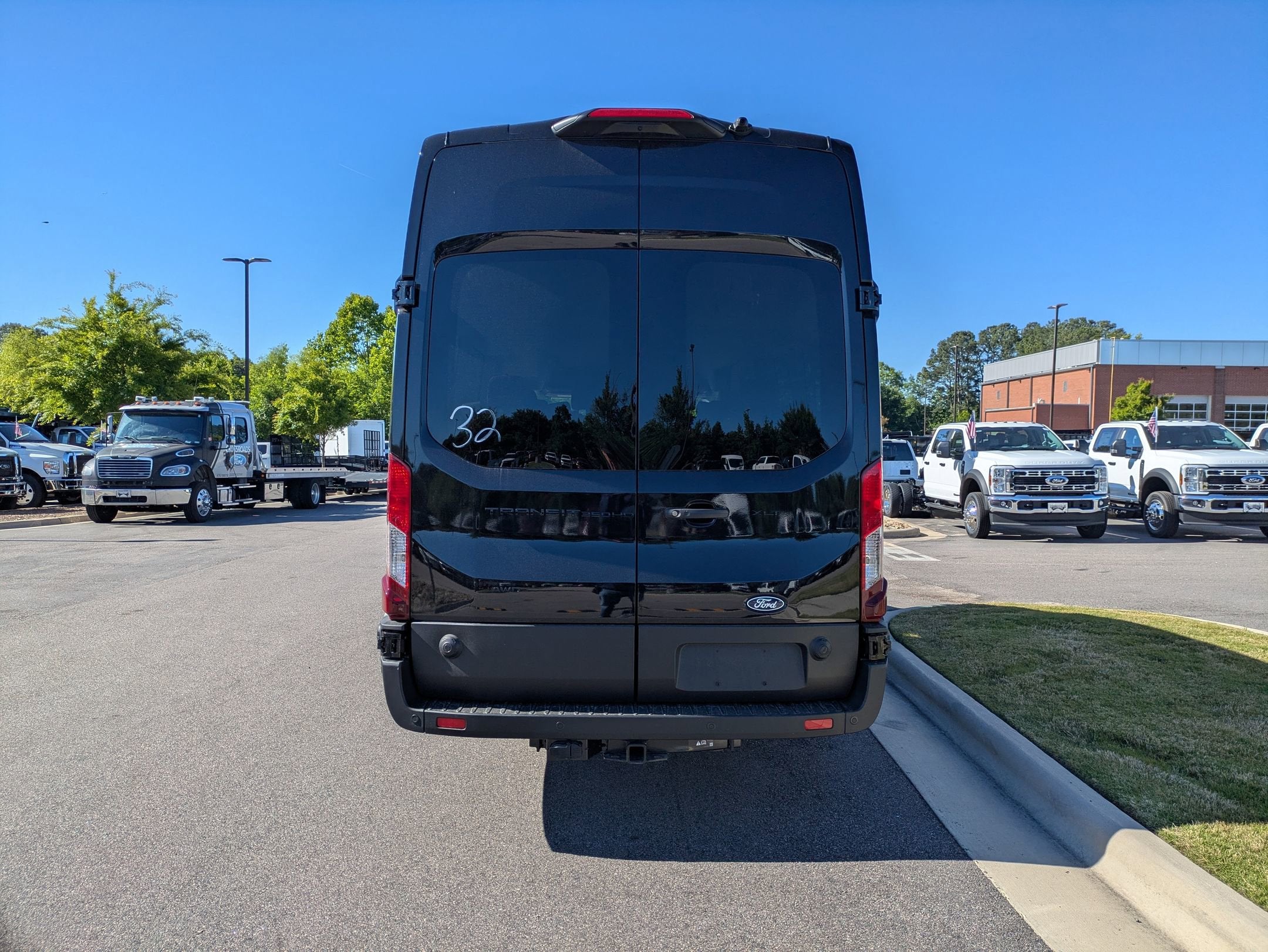 2026 Ford Transit Passenger Wagon XL
