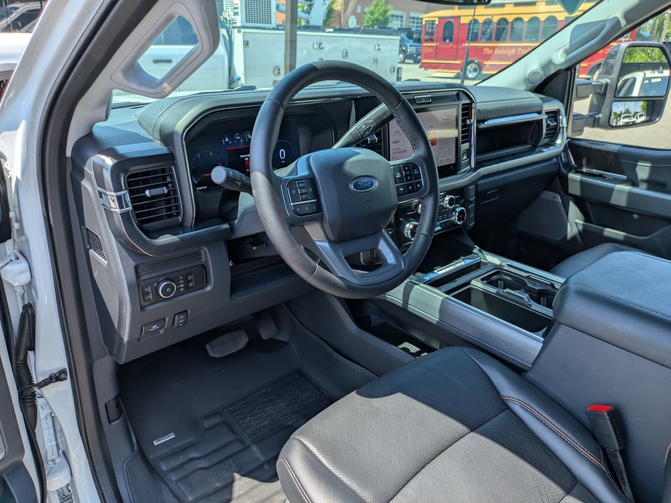 2025 Ford Super Duty F-450 DRW LARIAT