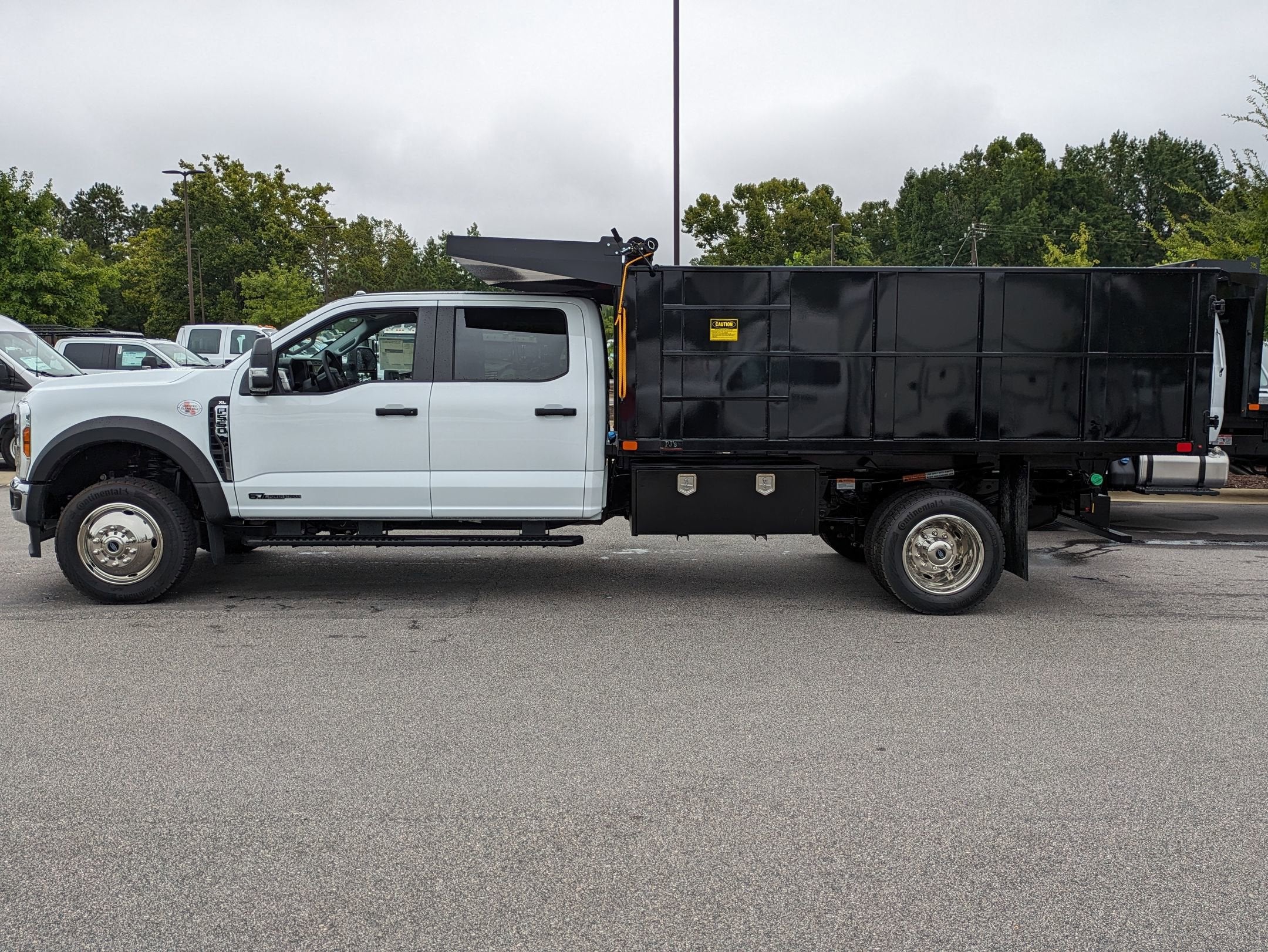 2025 Ford Super Duty F-550 DRW XL