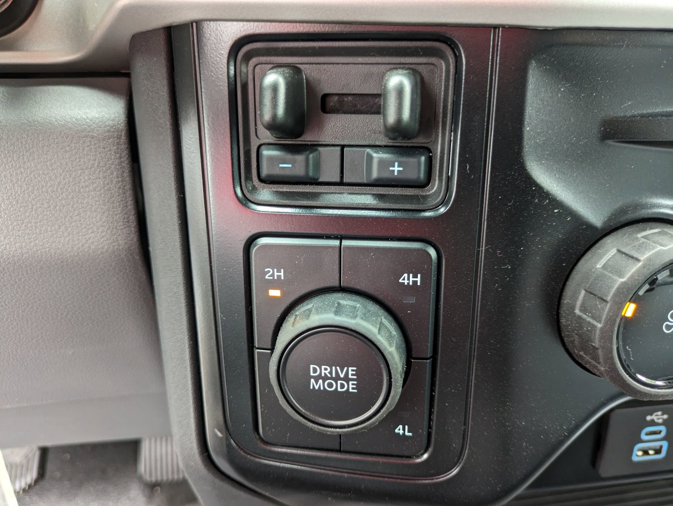 2025 Ford Super Duty F-550 DRW XL