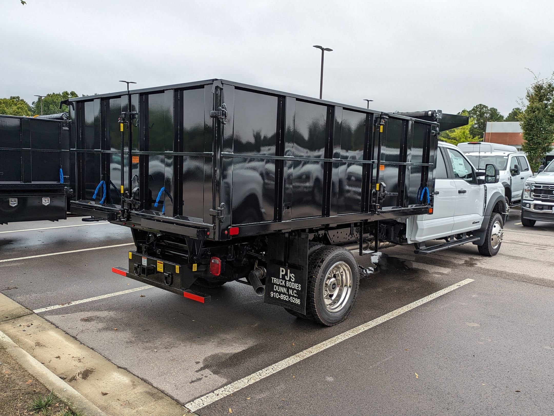 2025 Ford Super Duty F-550 DRW XL