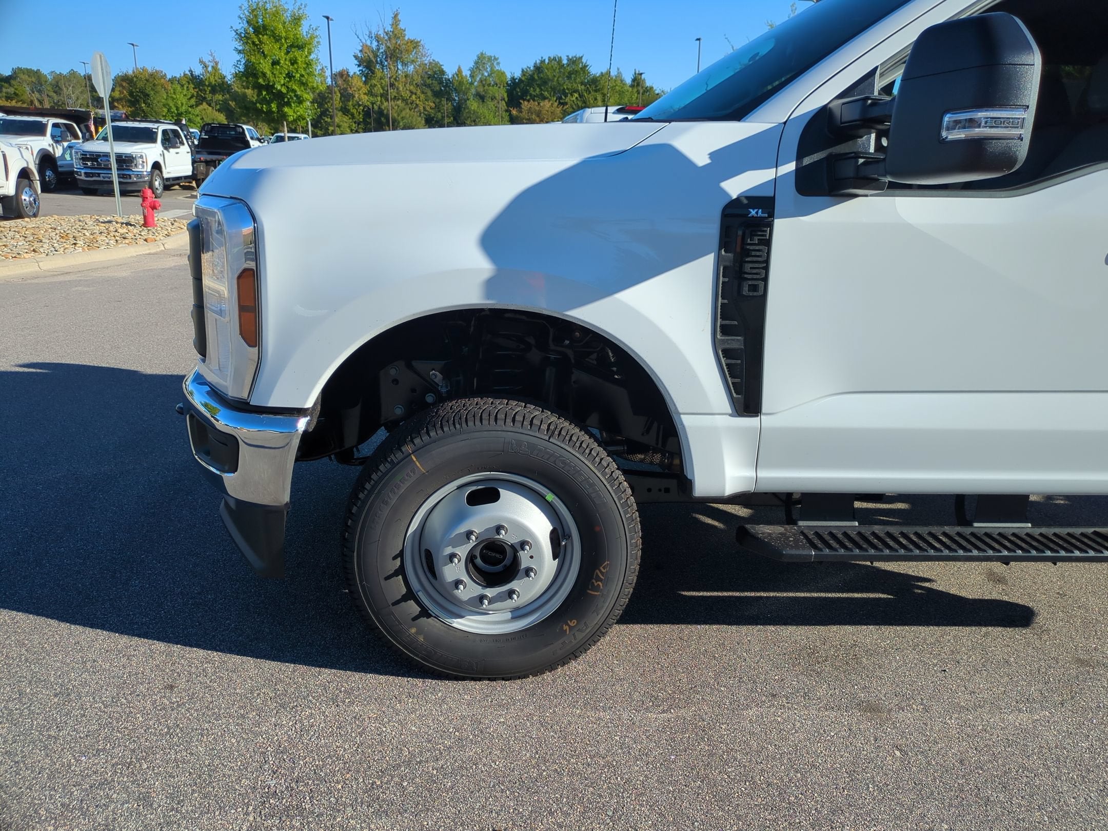 2027 Ford Super Duty F-350 DRW XL