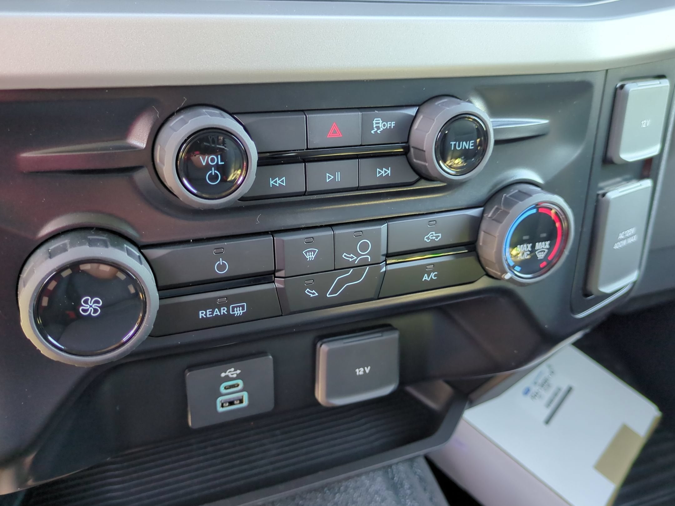 2027 Ford Super Duty F-350 DRW XL