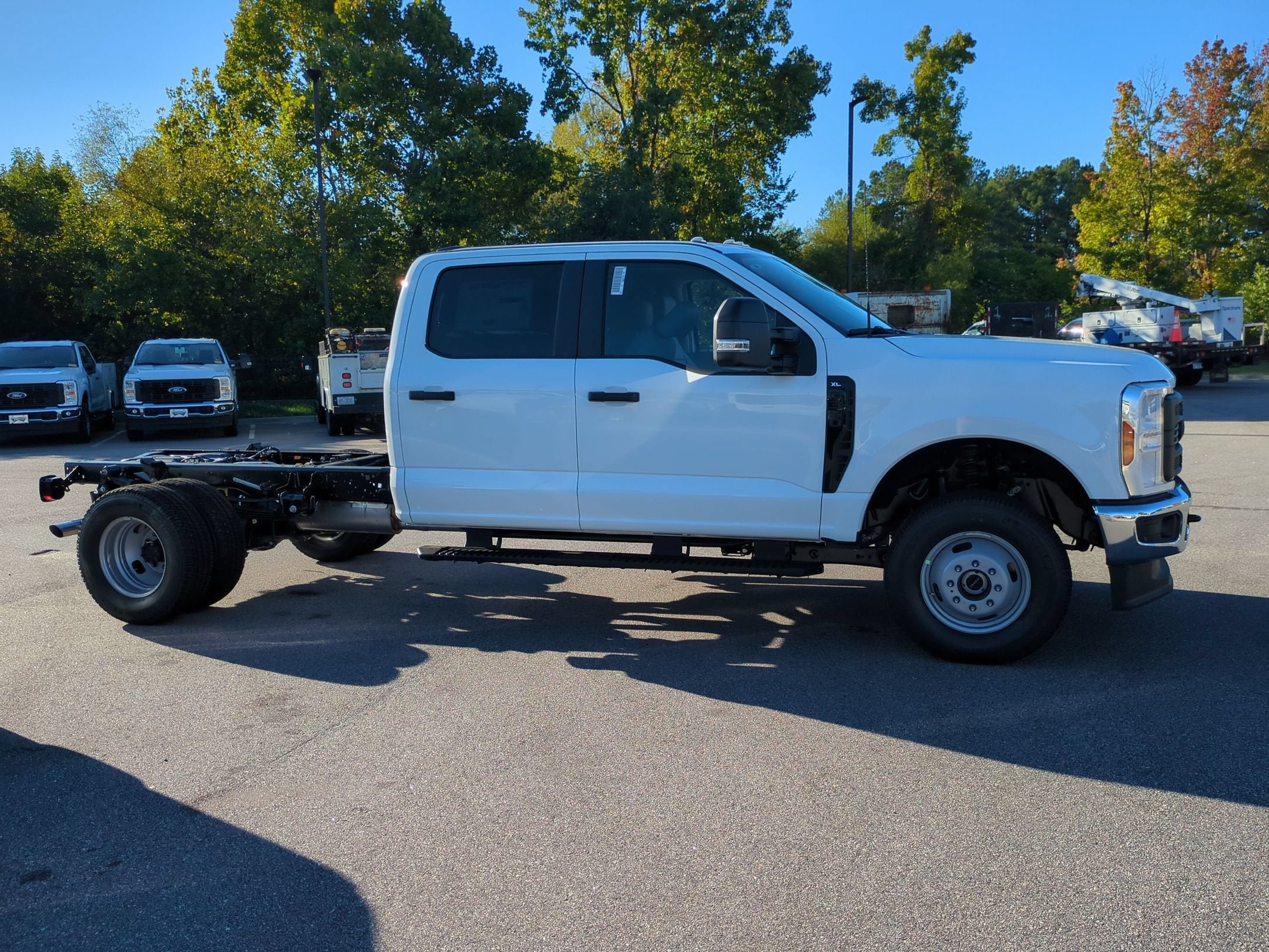 2027 Ford Super Duty F-350 DRW XL