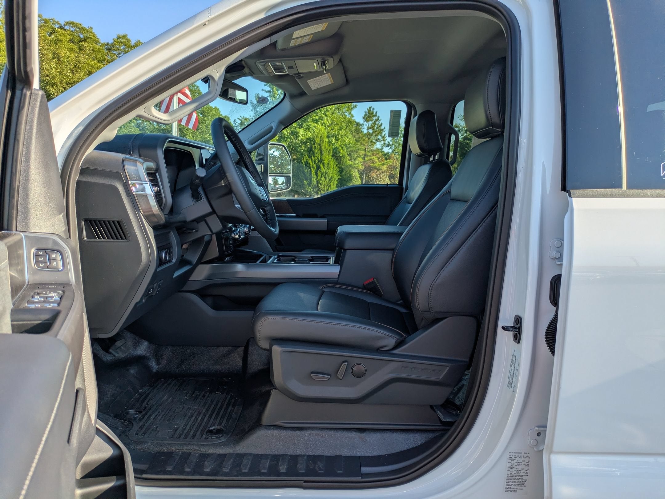2026 Ford Super Duty F-450 DRW LARIAT