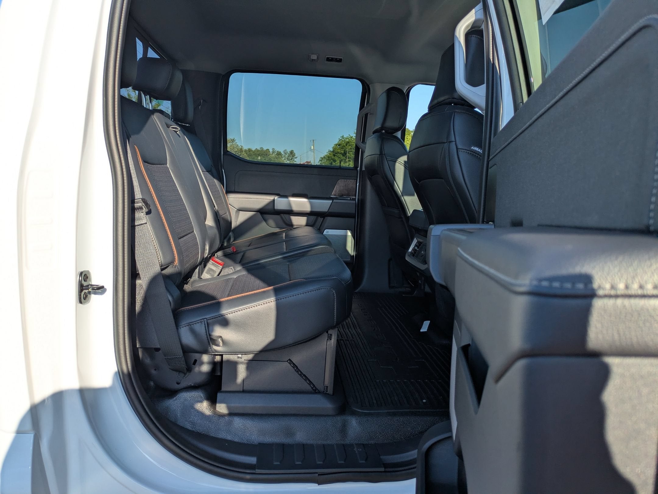 2026 Ford Super Duty F-450 DRW LARIAT
