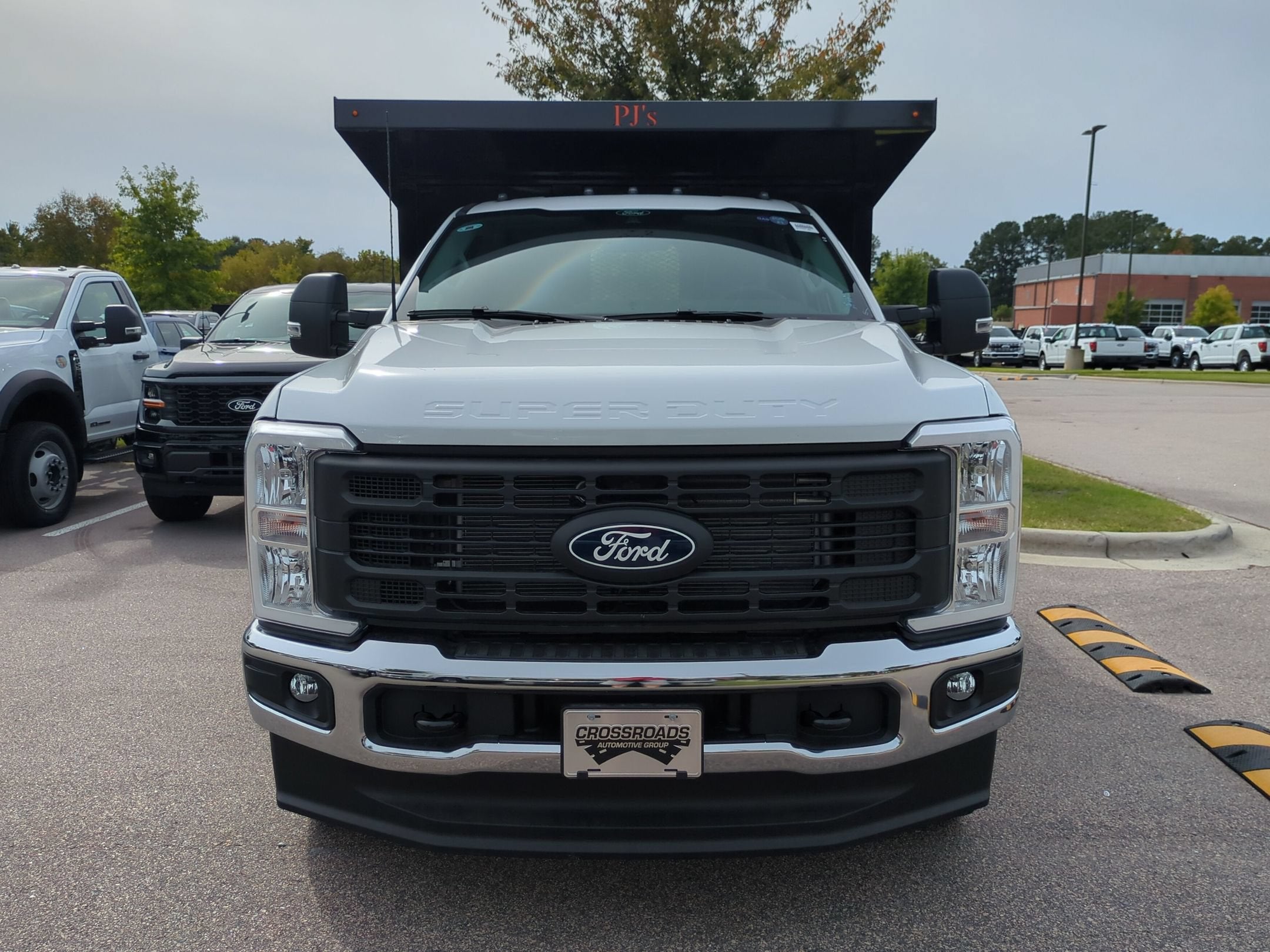 2027 Ford Super Duty F-350 DRW XL