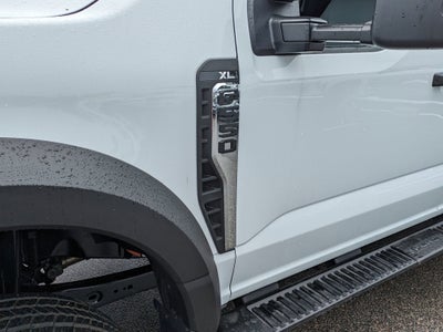 2025 Ford Super Duty F-550 DRW XL