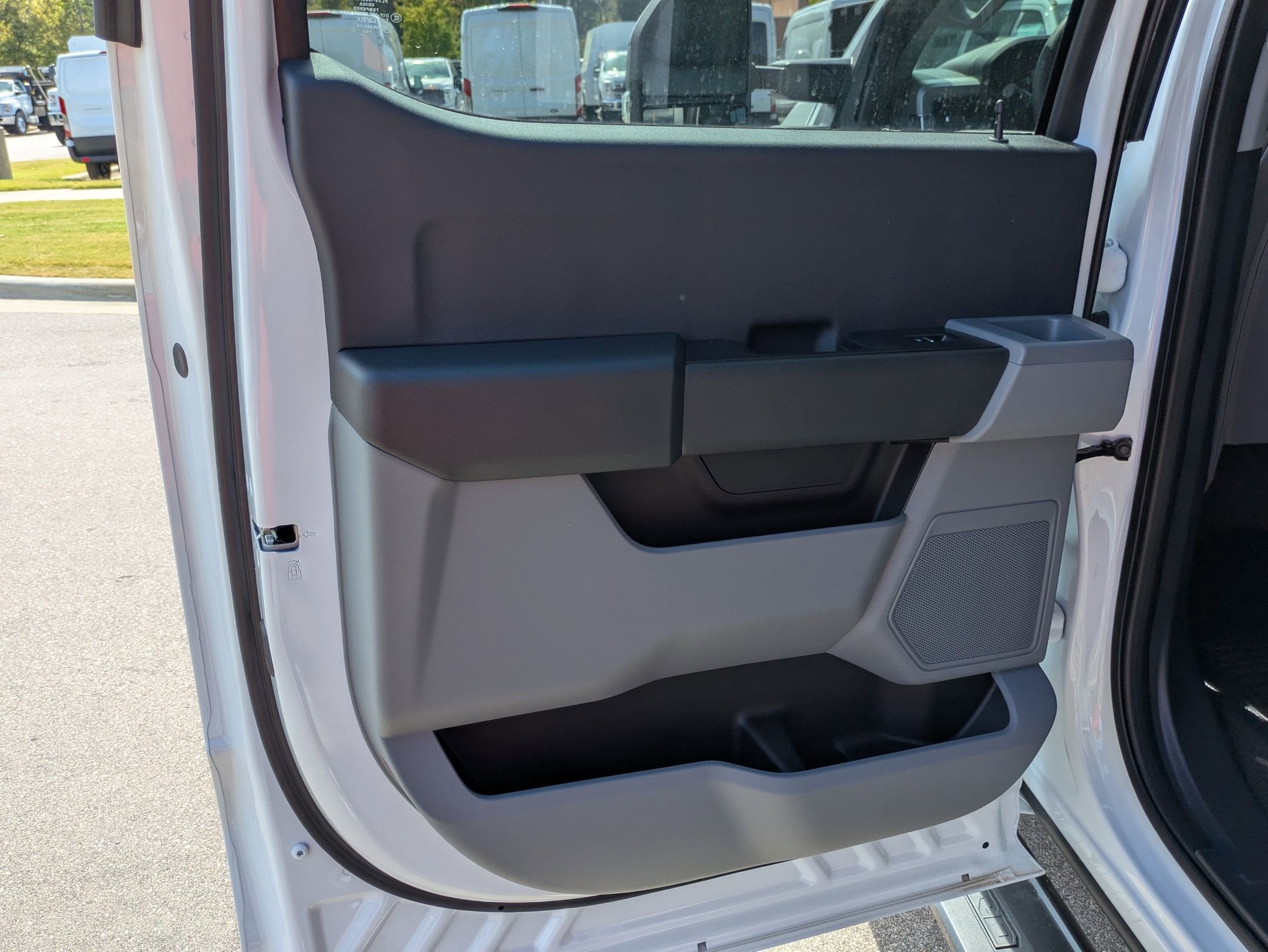 2025 Ford Super Duty F-550 DRW XL