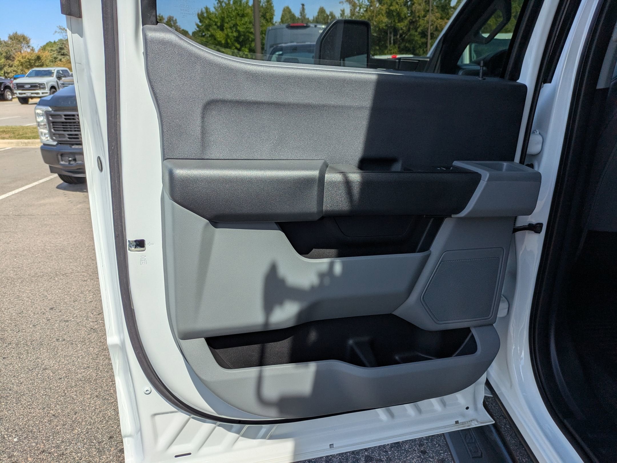 2025 Ford Super Duty F-550 DRW XL