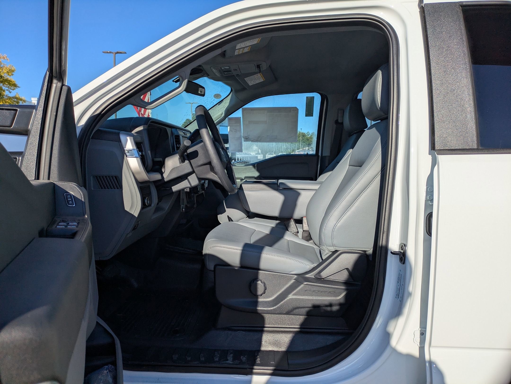 2025 Ford Super Duty F-550 DRW XL