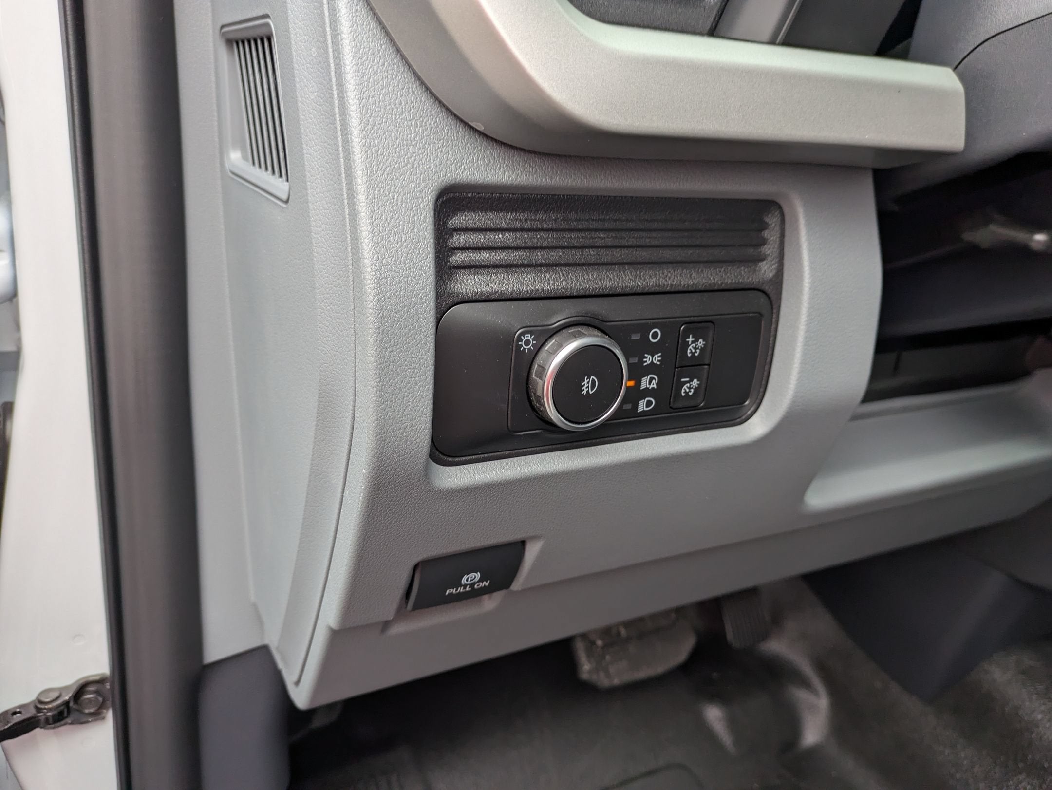 2027 Ford Super Duty F-550 DRW XL