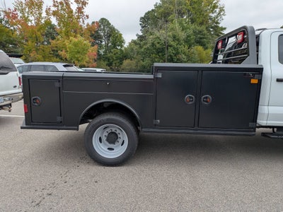 2027 Ford Super Duty F-550 DRW XL