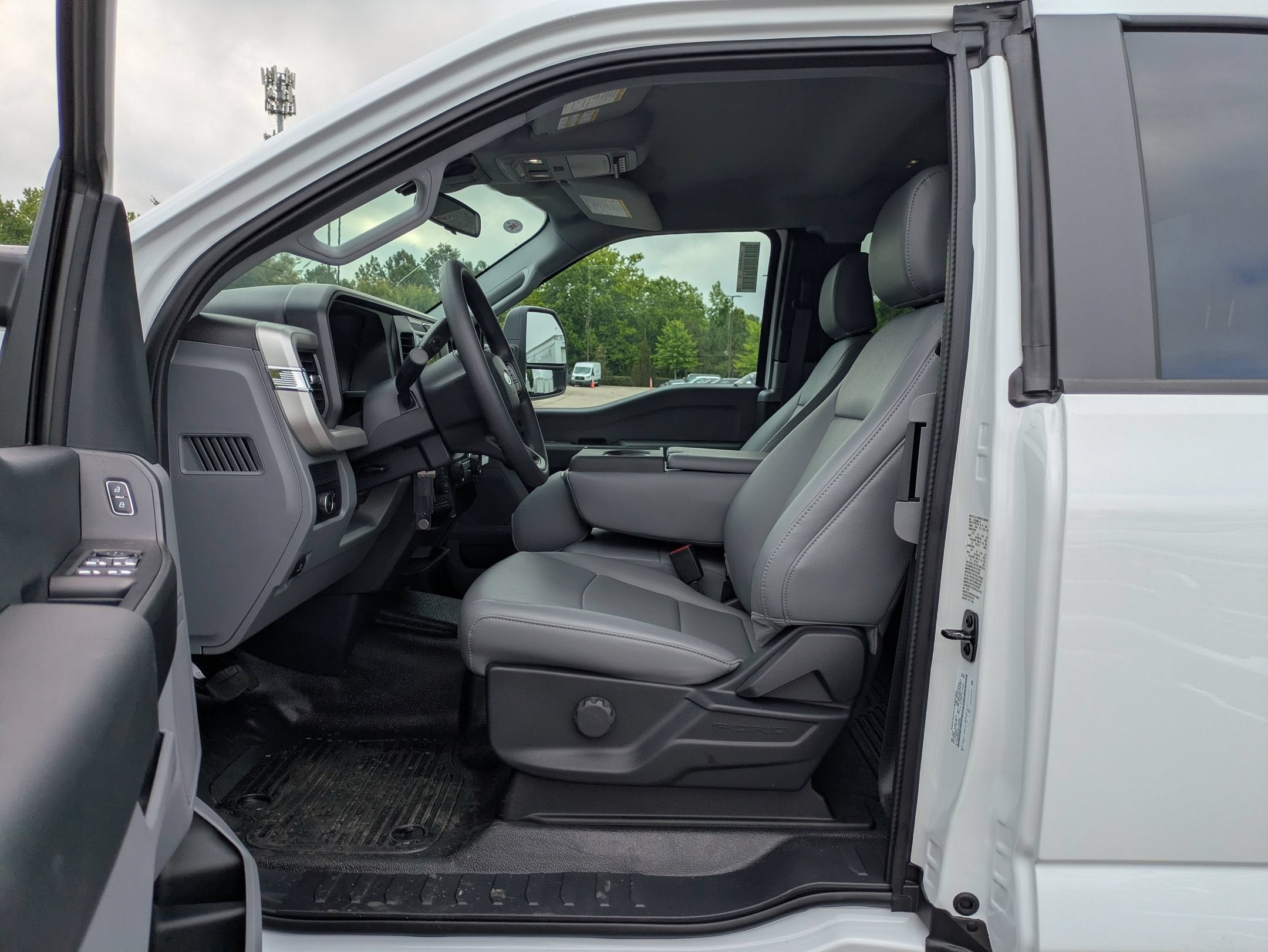 2026 Ford Super Duty F-550 DRW XL