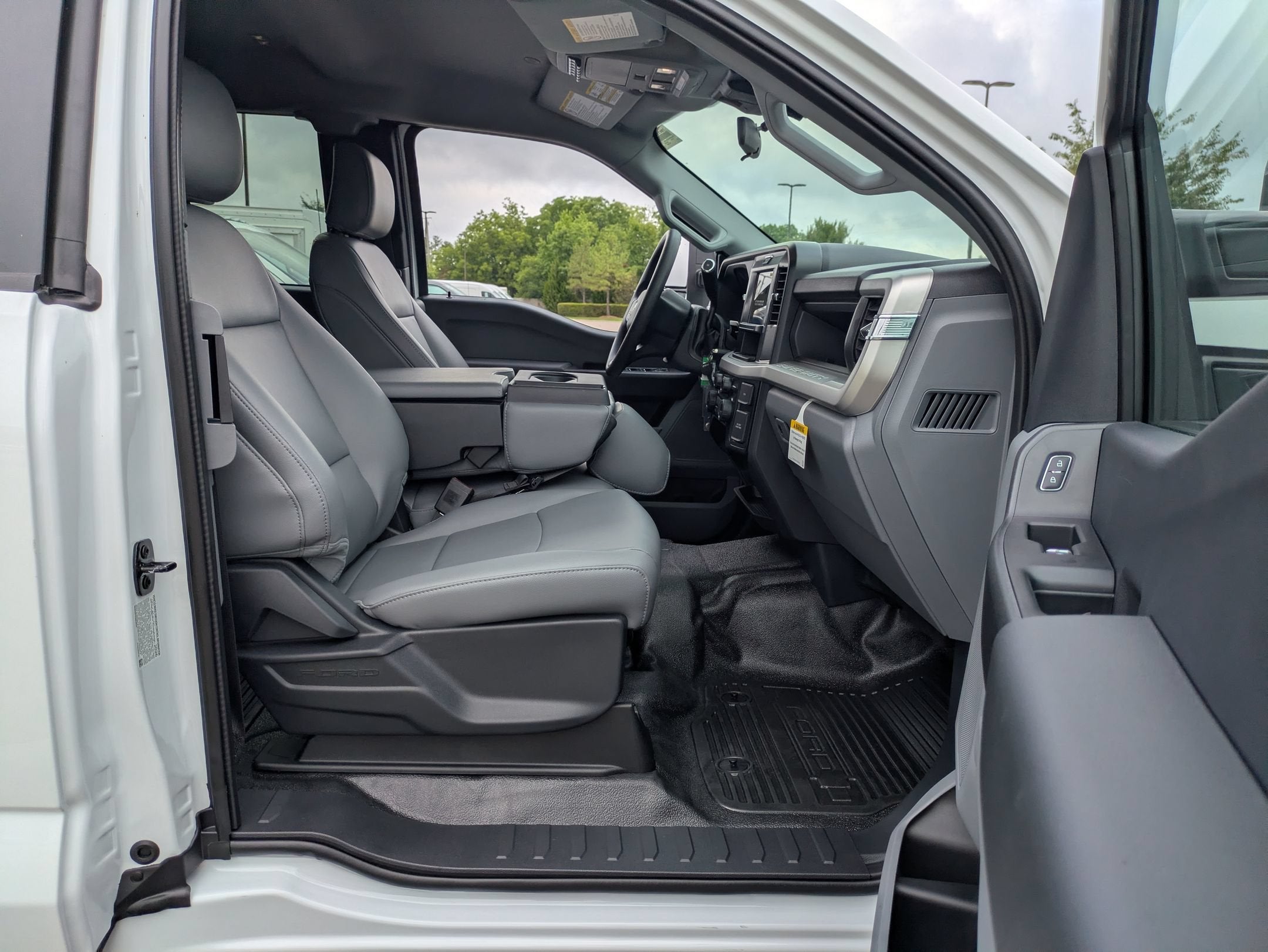 2026 Ford Super Duty F-550 DRW XL