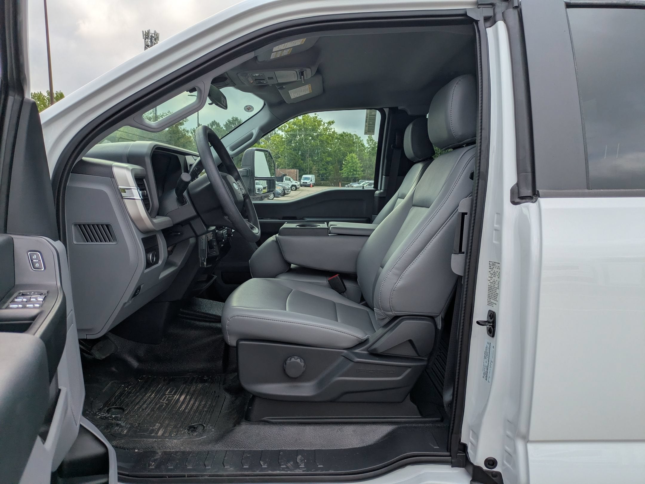 2026 Ford Super Duty F-550 DRW XL