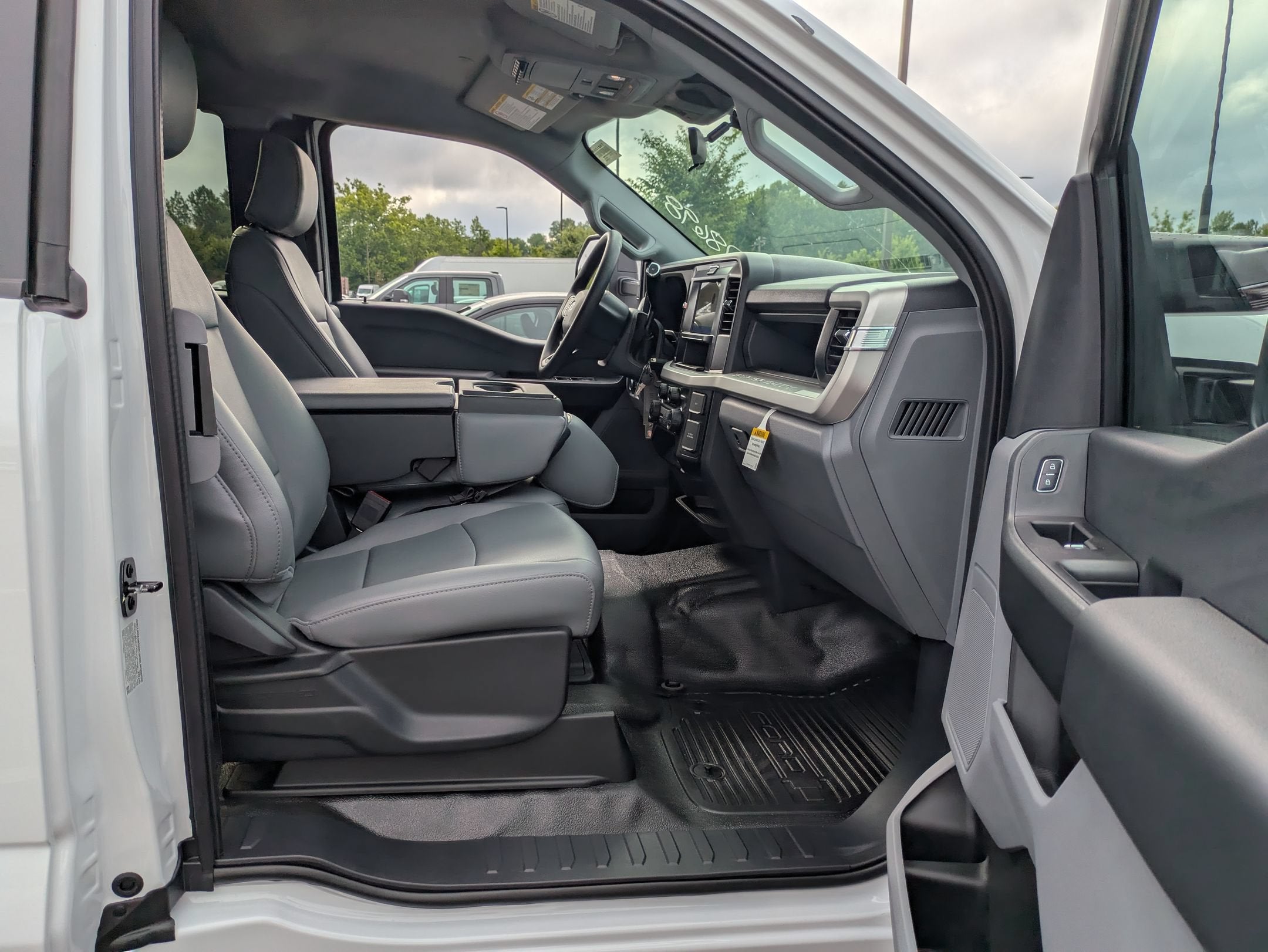 2026 Ford Super Duty F-550 DRW XL