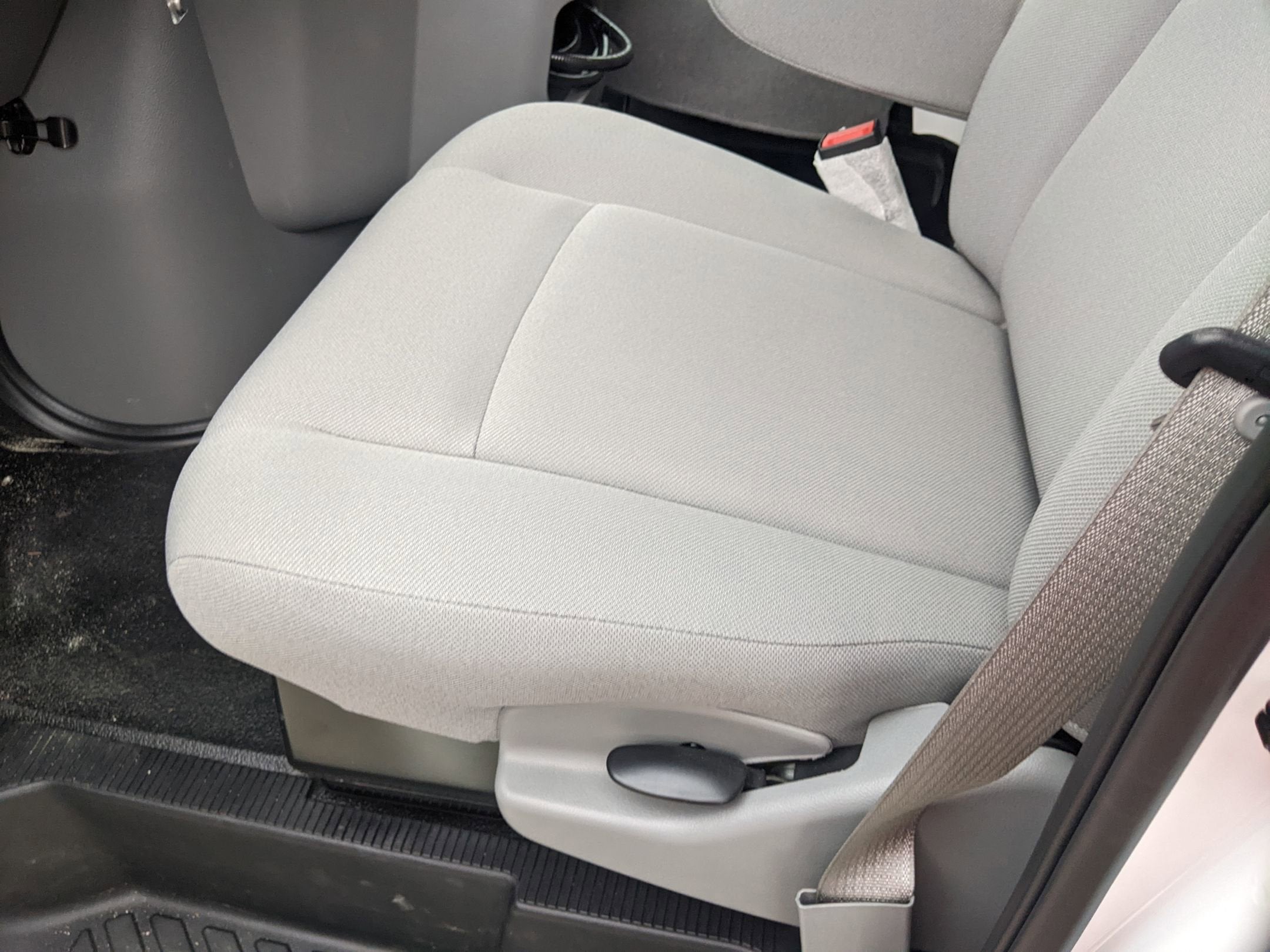 2025 Ford E-Series Cutaway E-350 SRW 138" WB