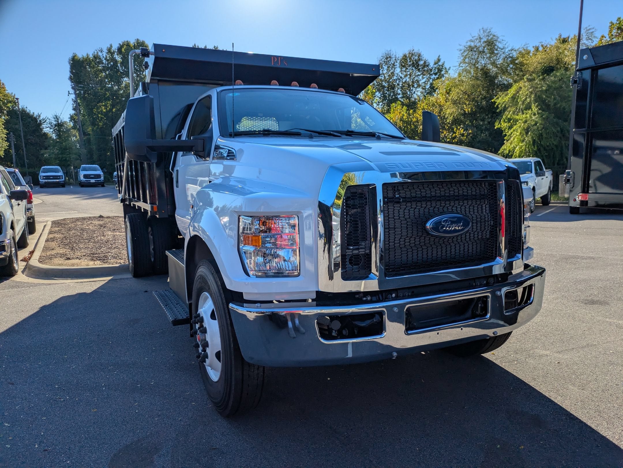 2027 Ford F-750SD Base