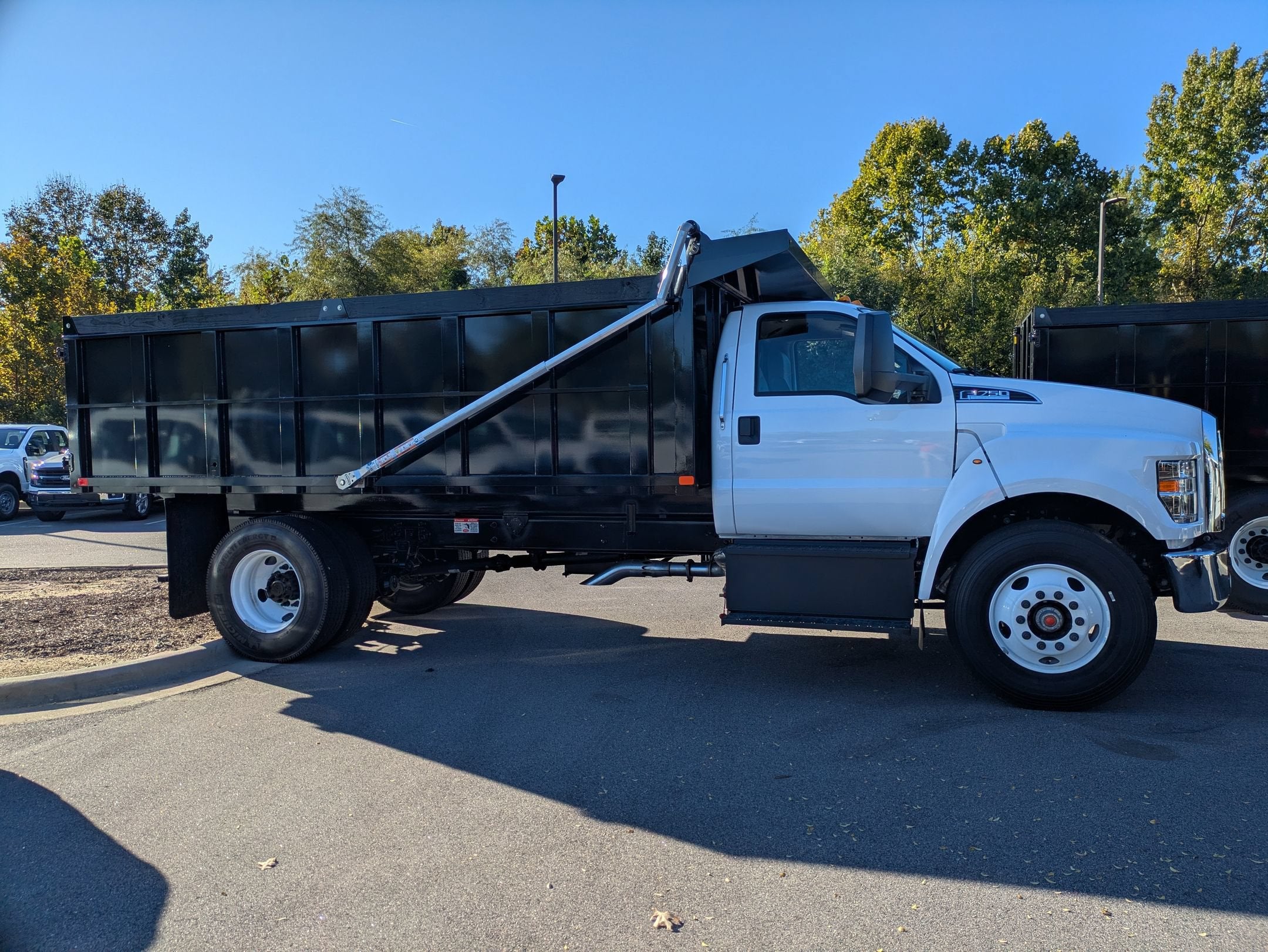 2027 Ford F-750SD Base
