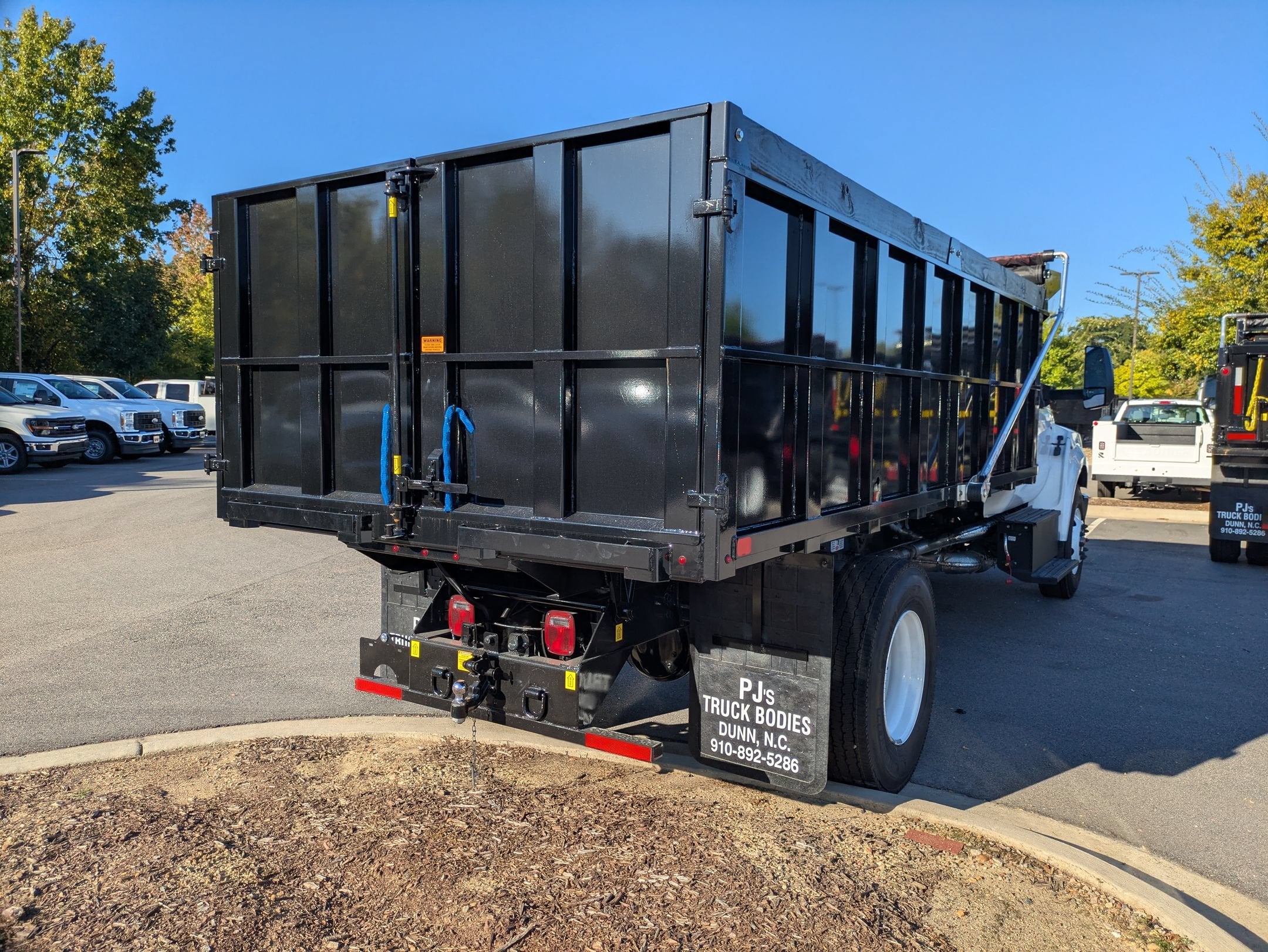 2027 Ford F-750SD Base