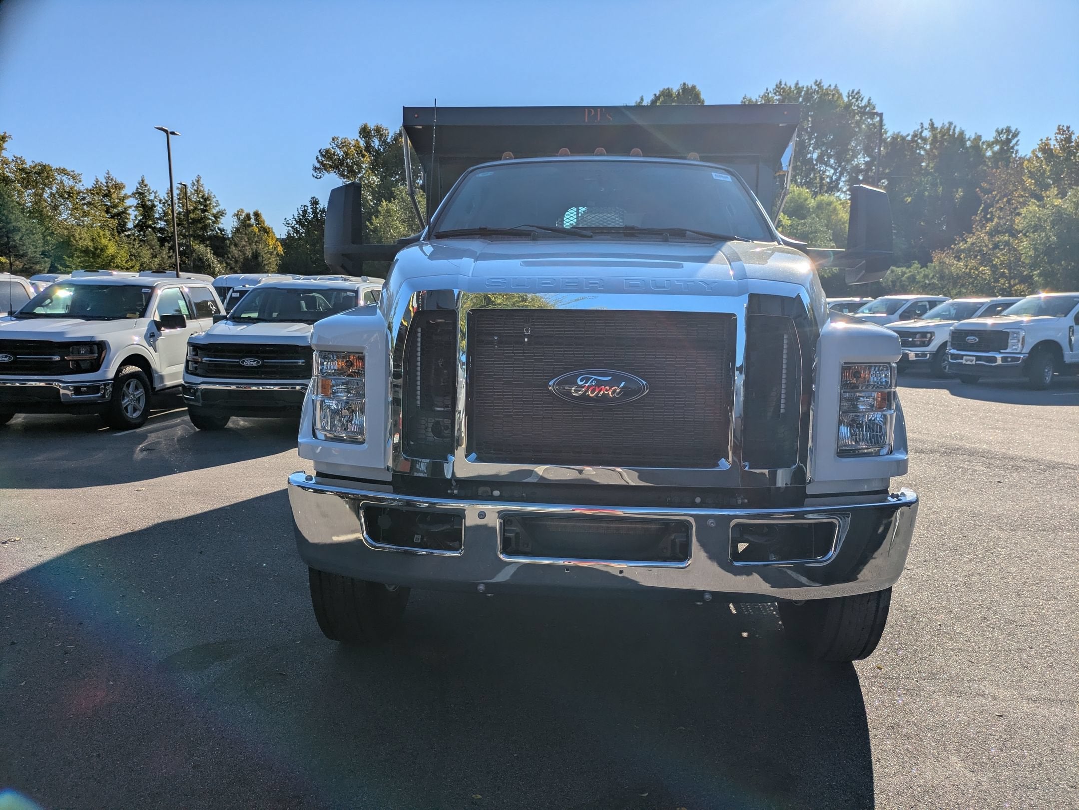2027 Ford F-750SD Base