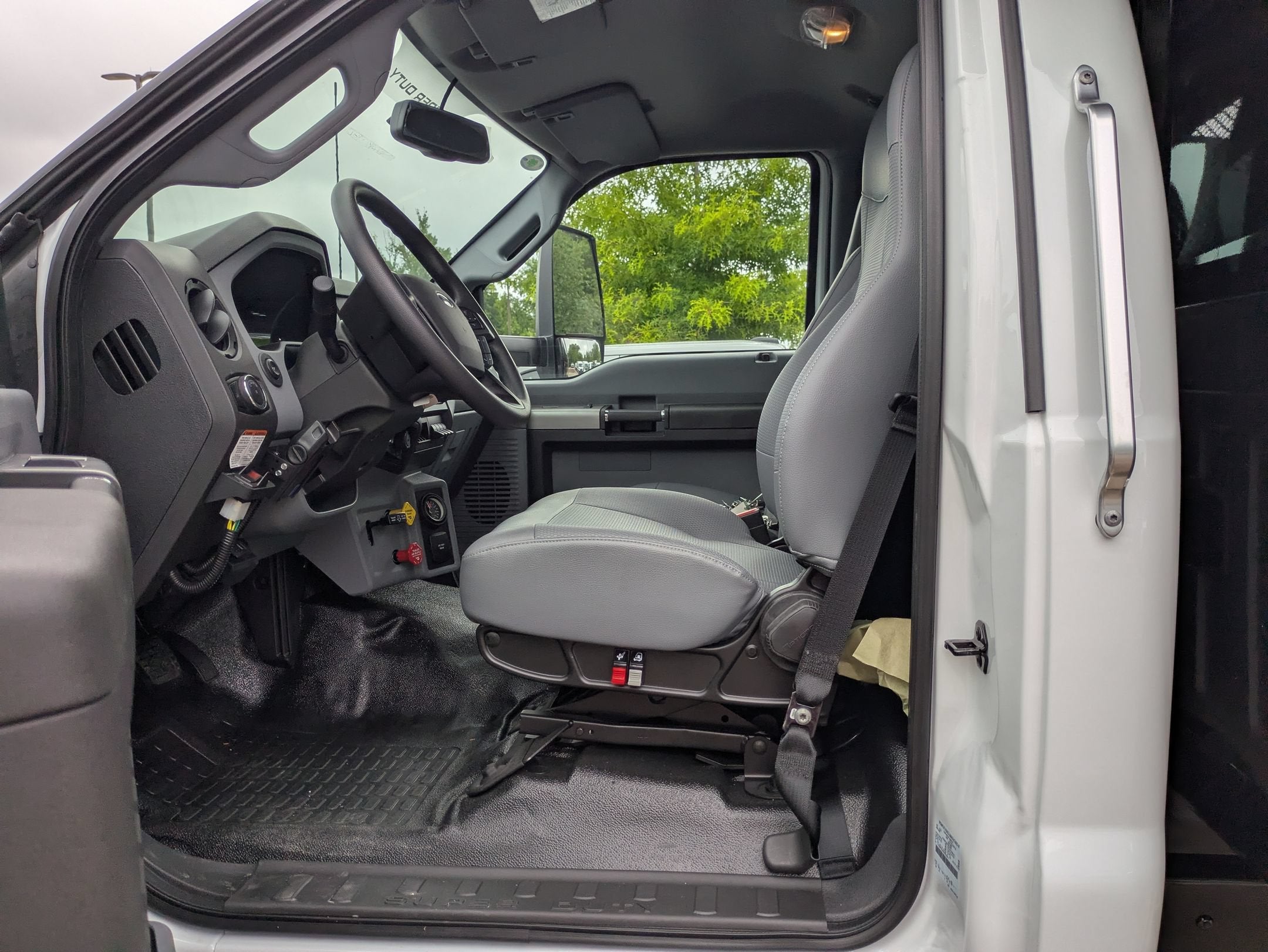 2027 Ford F-750SD Base