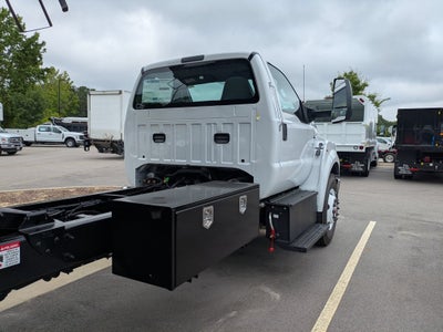 2027 Ford F-750SD Base