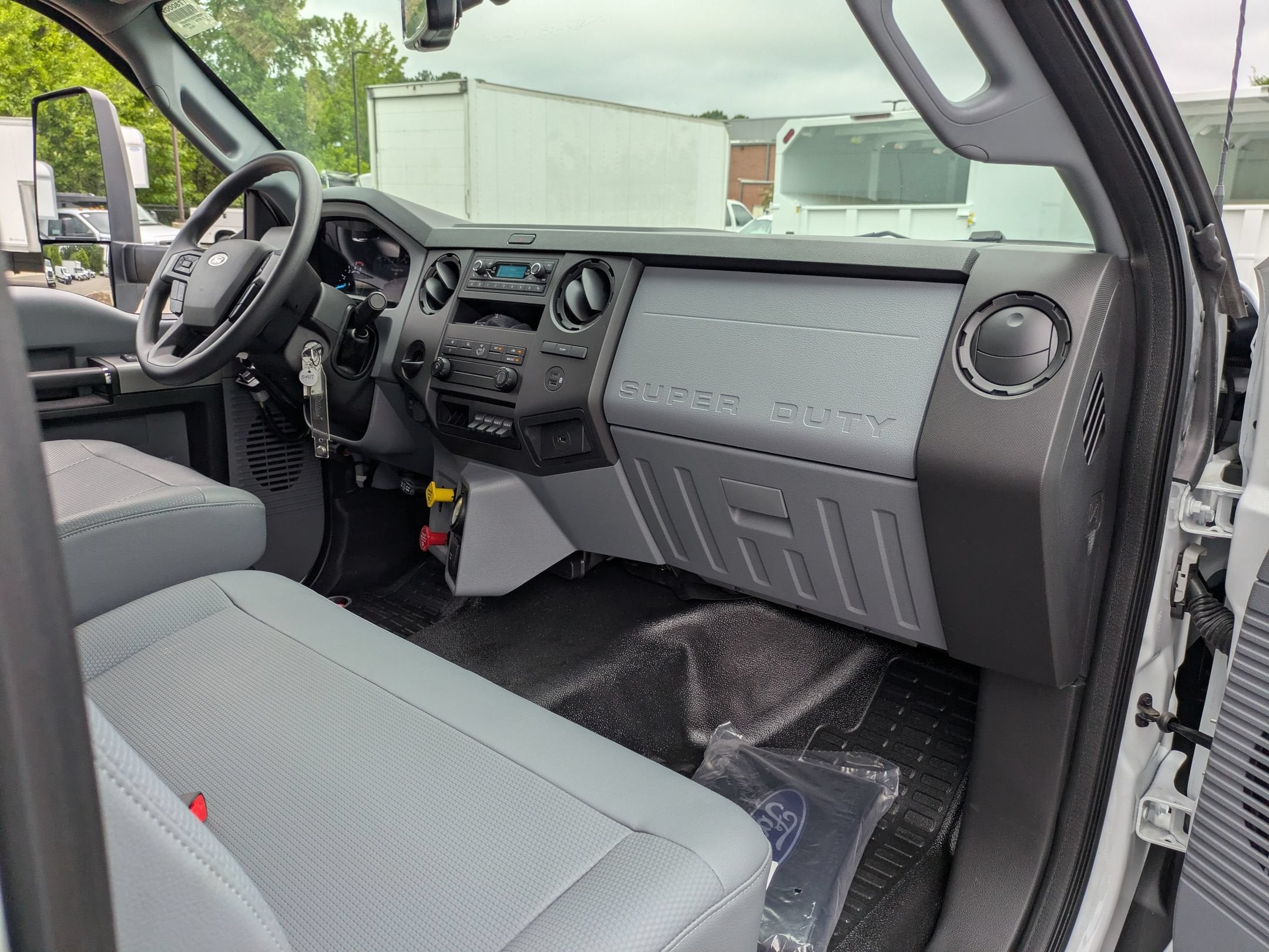 2027 Ford F-750SD Base