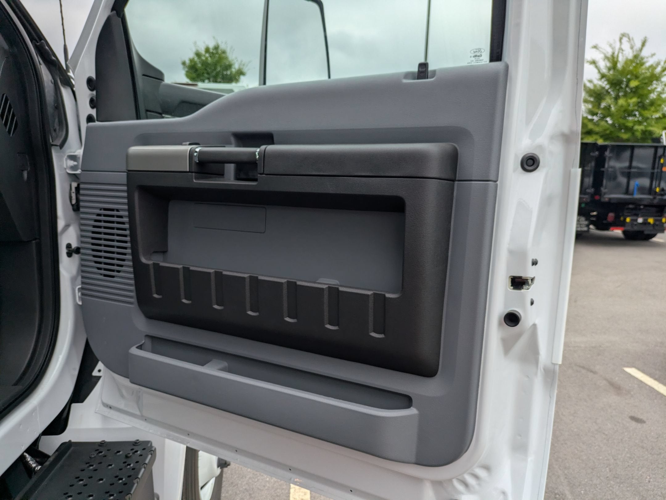 2027 Ford F-750SD Base