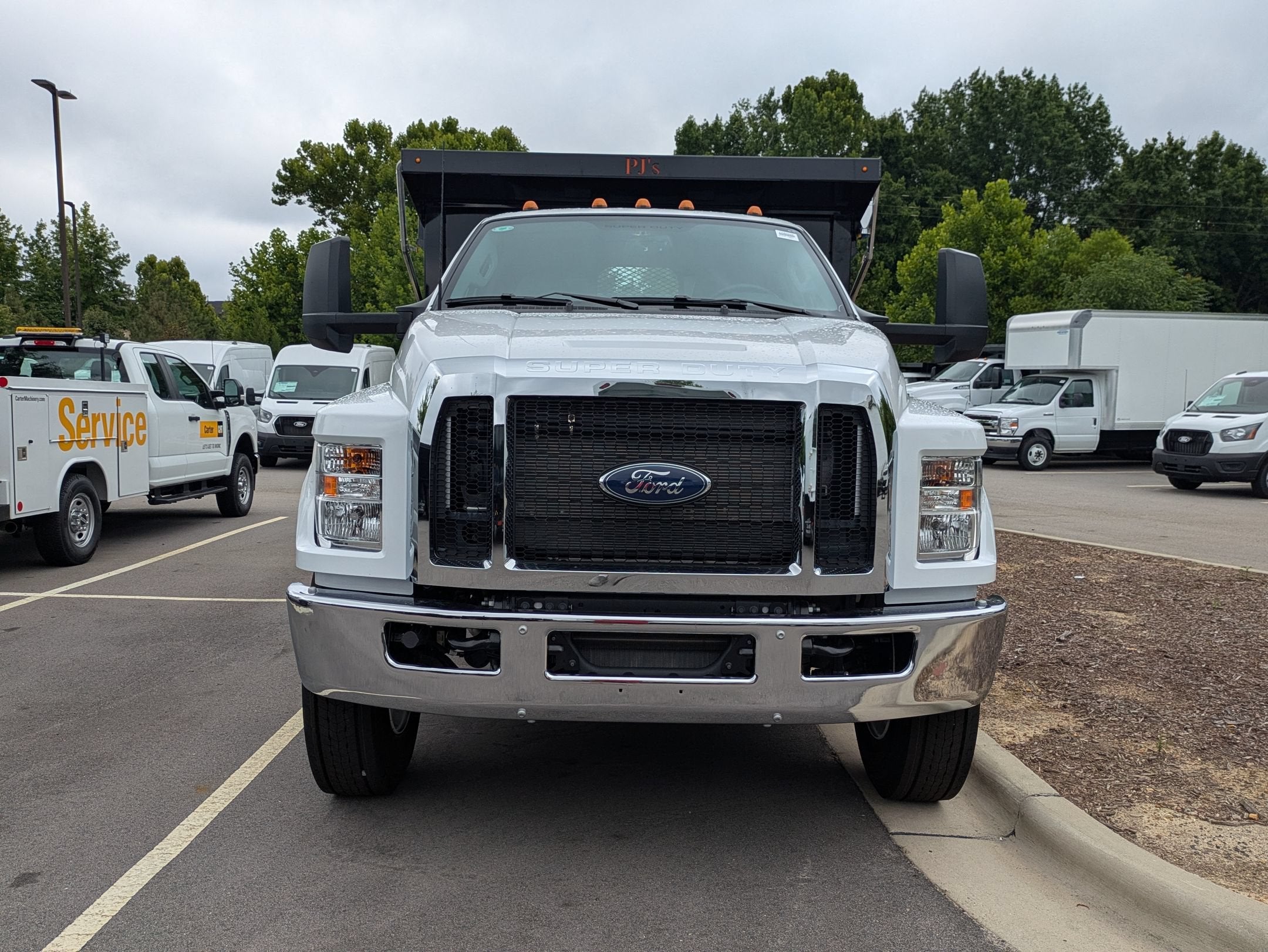 2027 Ford F-750SD Base