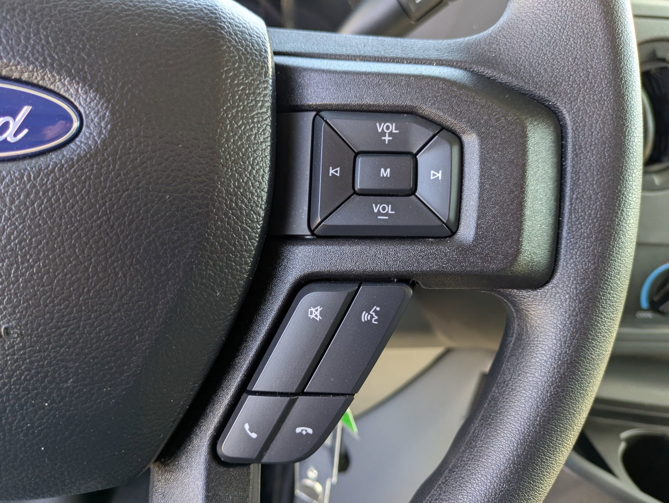 2027 Ford E-Series Cutaway Base