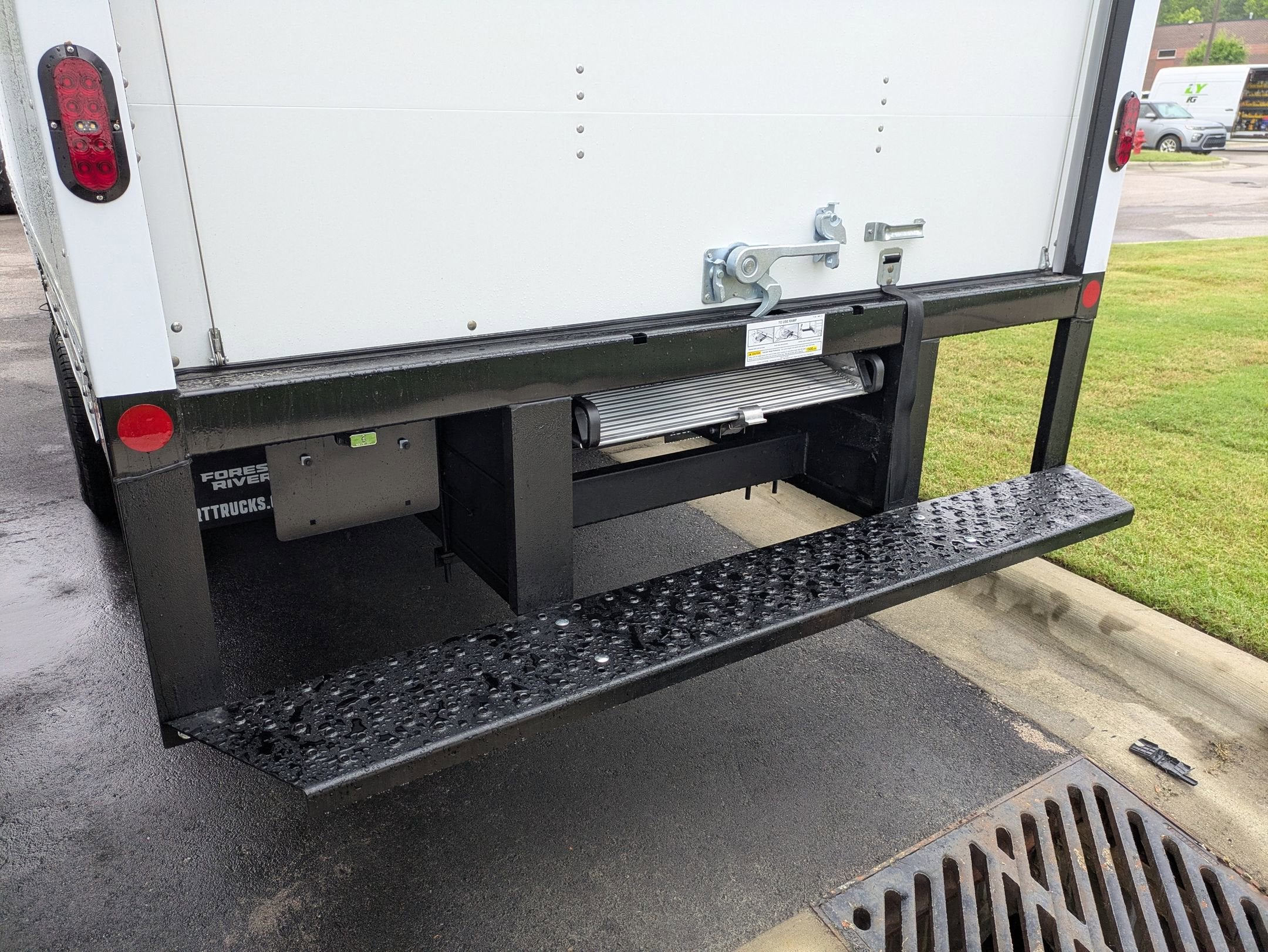 2027 Ford E-Series Cutaway Base