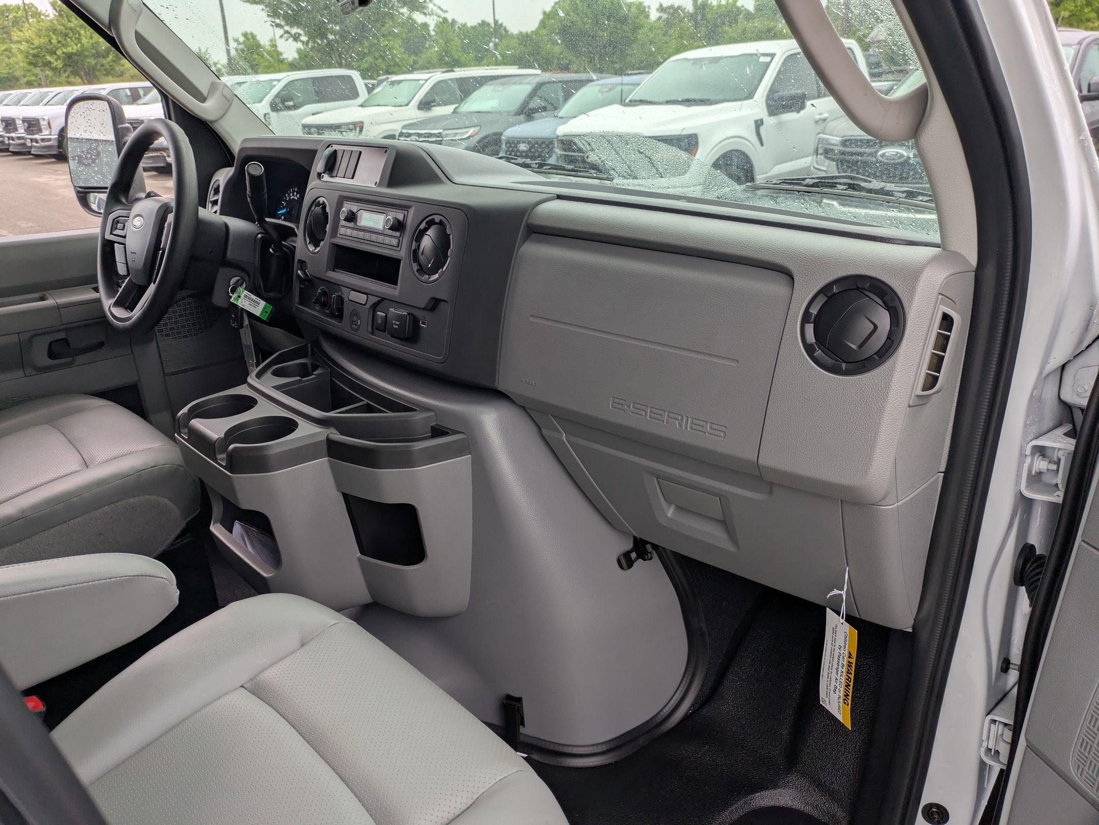 2027 Ford E-Series Cutaway Base