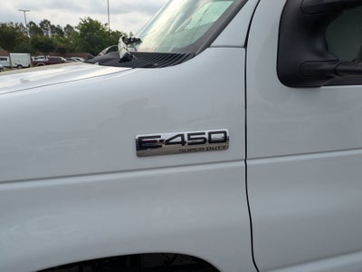 2027 Ford E-Series Cutaway Base
