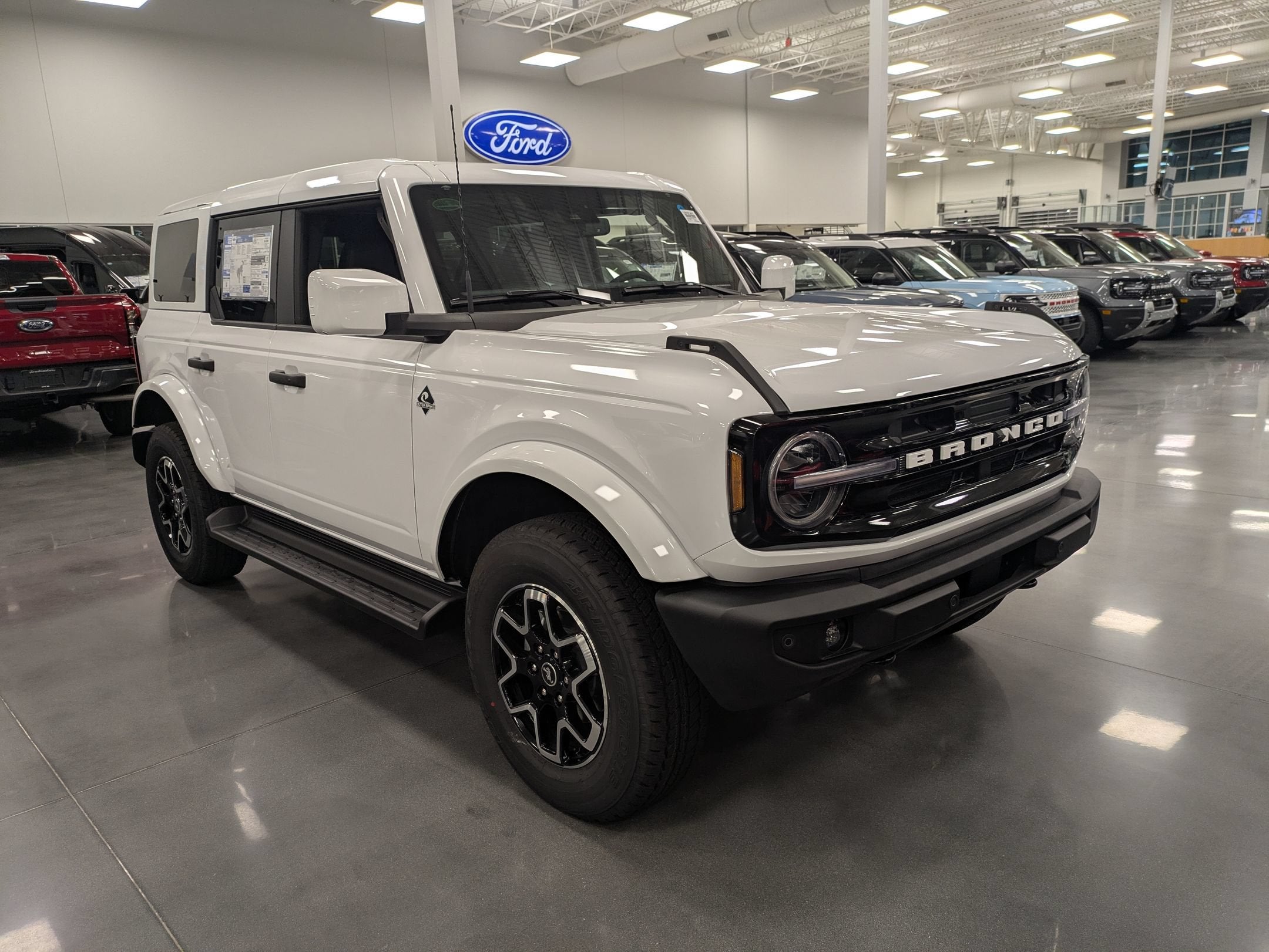 2026 Ford Bronco Outer Banks