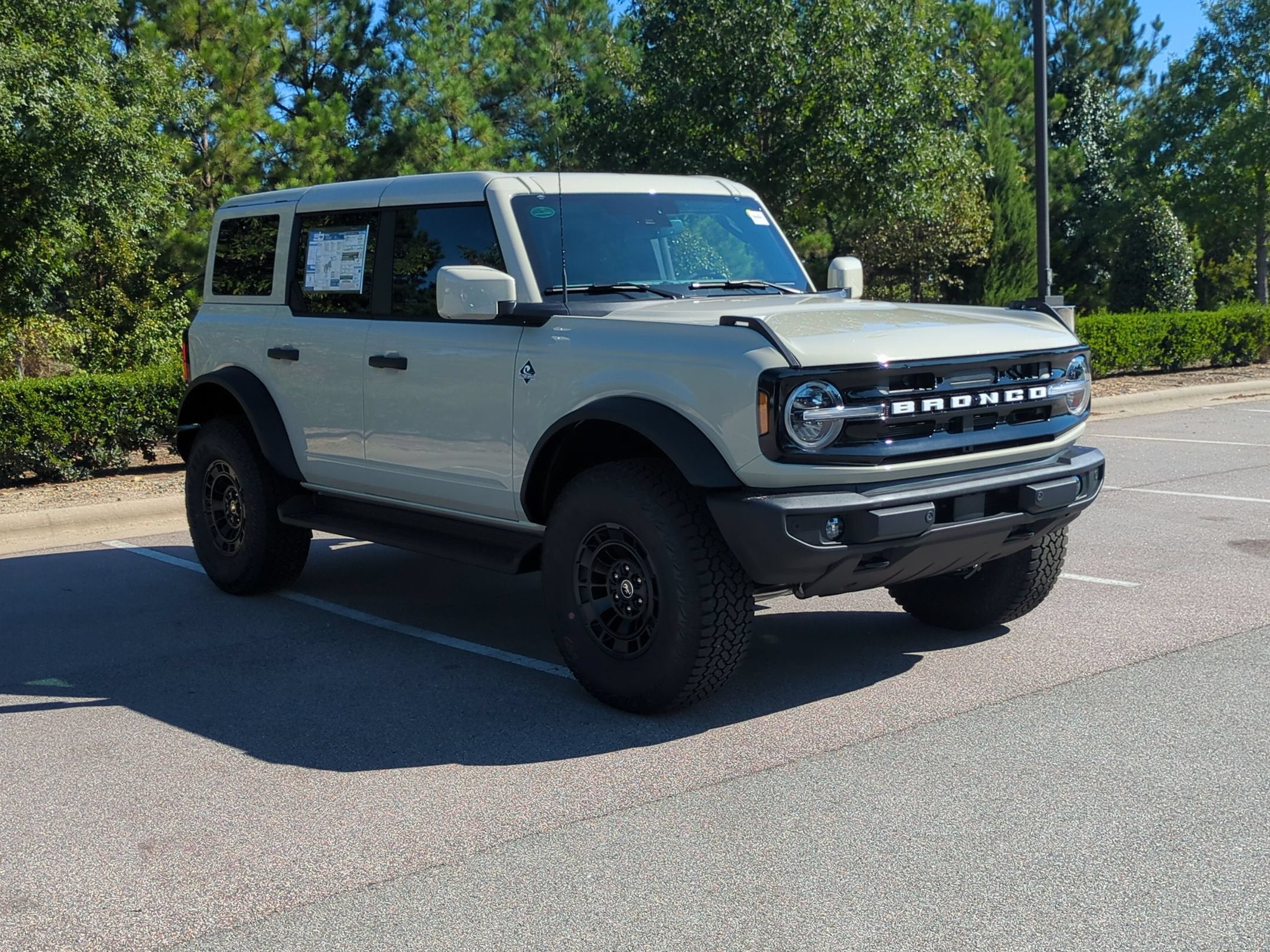 2026 Ford Bronco Outer Banks