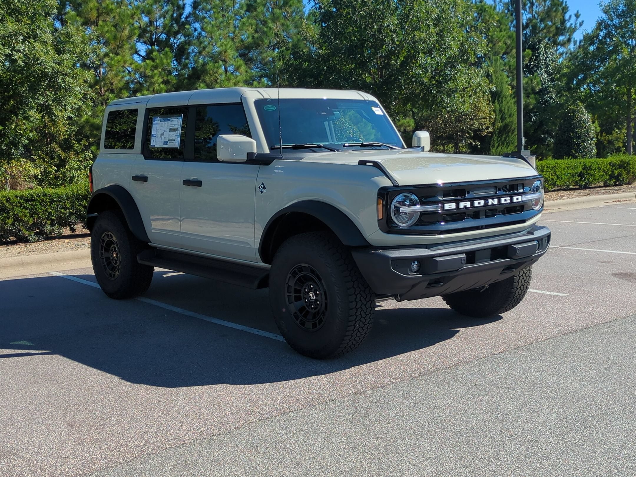 2026 Ford Bronco Outer Banks