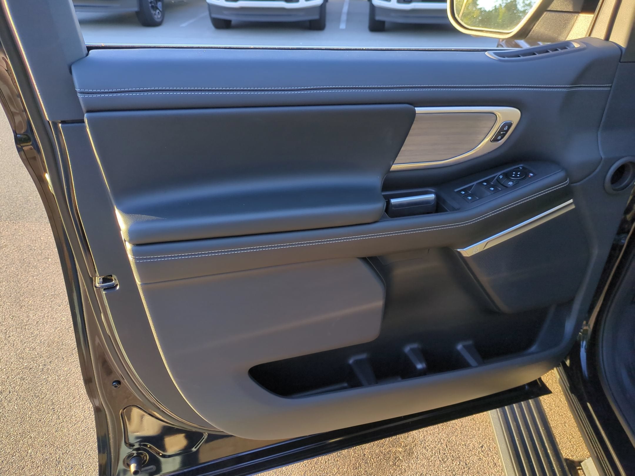 2027 Ford Expedition Max Platinum - Crossroads Courtesy Demo