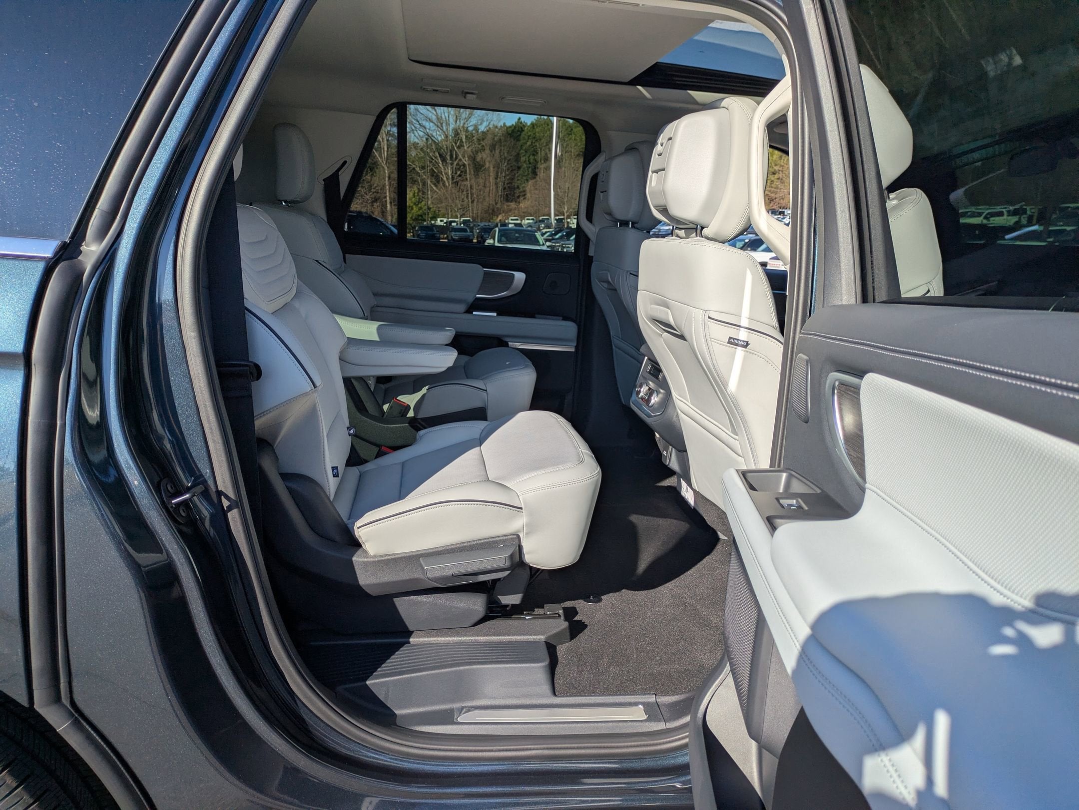 2026 Ford Expedition Max Platinum - Crossroads Courtesy Demo