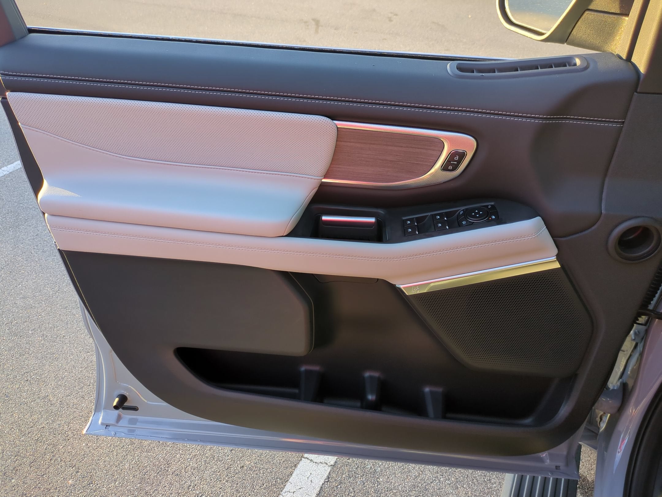 2026 Ford Expedition Platinum - Crossroads Courtesy Demo