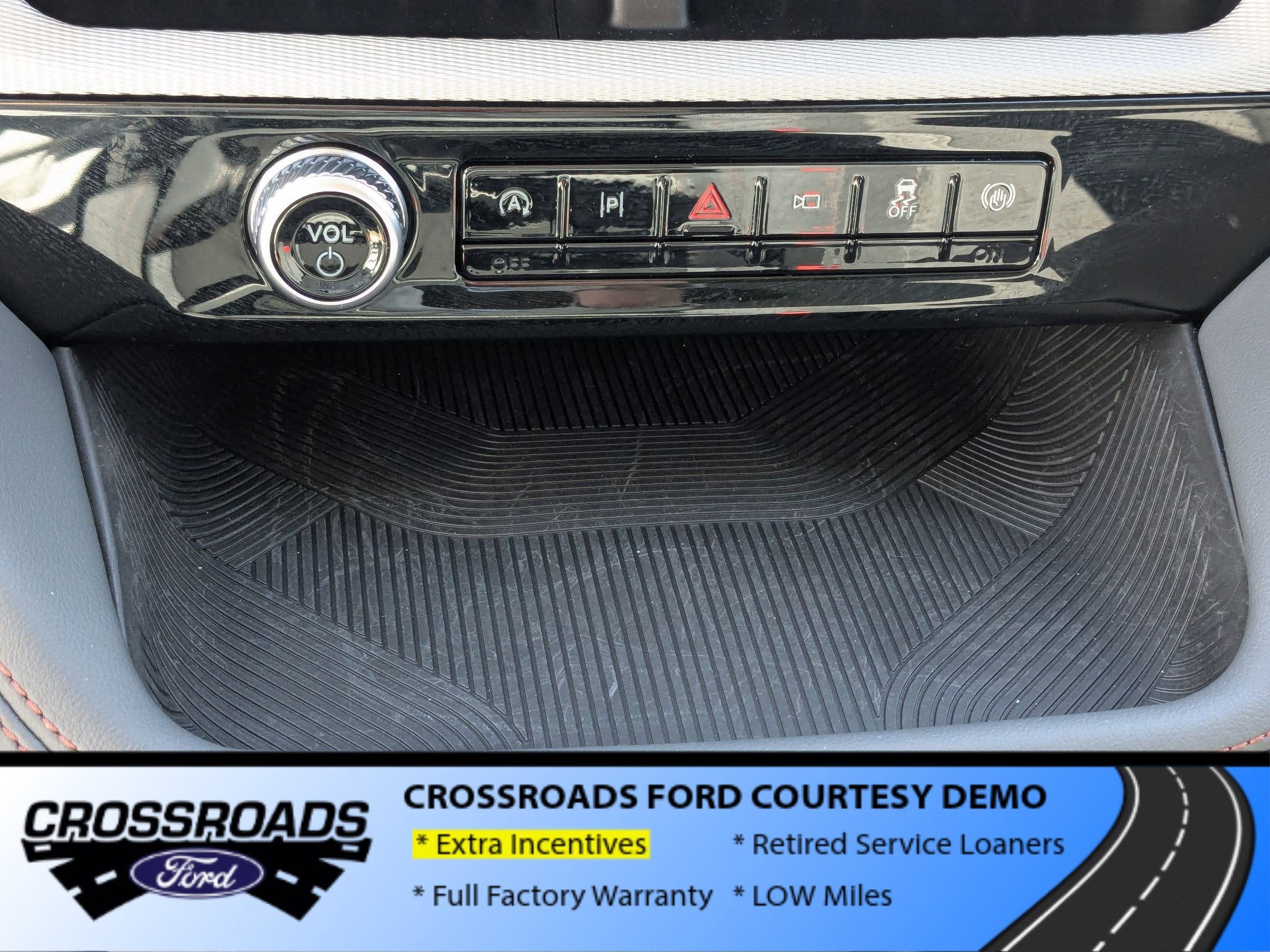 2026 Ford Explorer Active w/100A Pkg - Crossroads Courtesy Demo