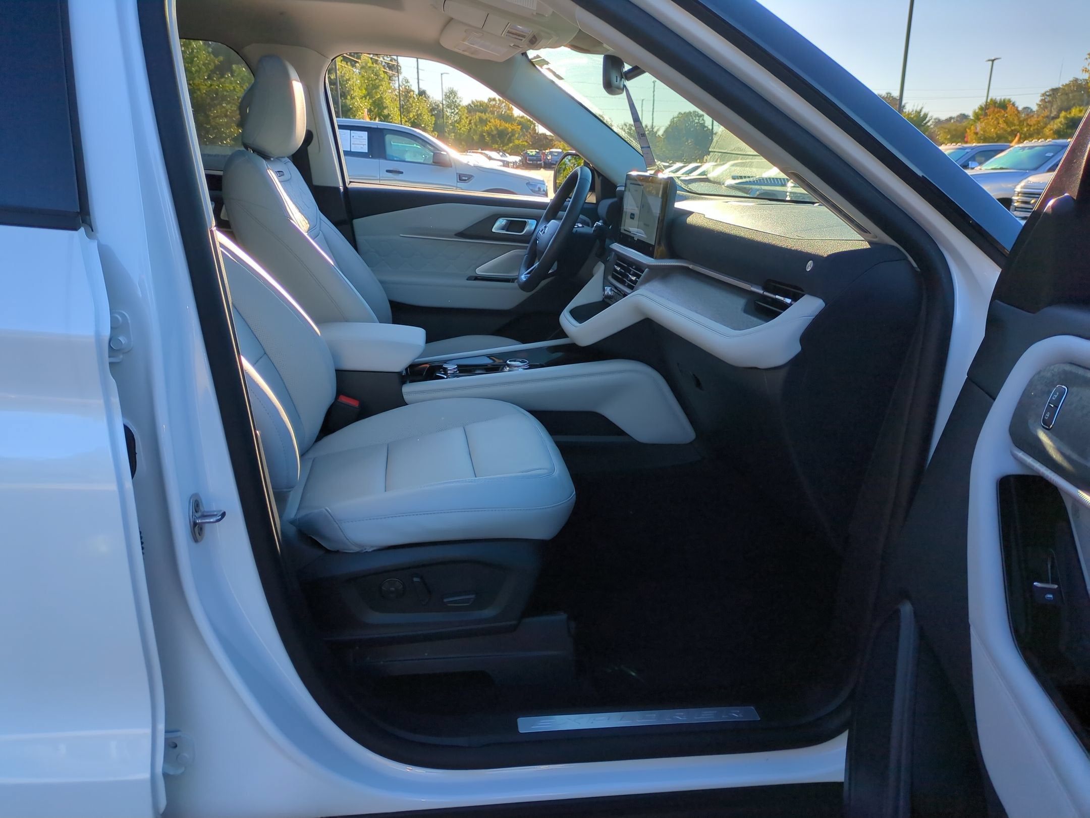 2026 Ford Explorer Platinum - Crossroads Courtesy Demo