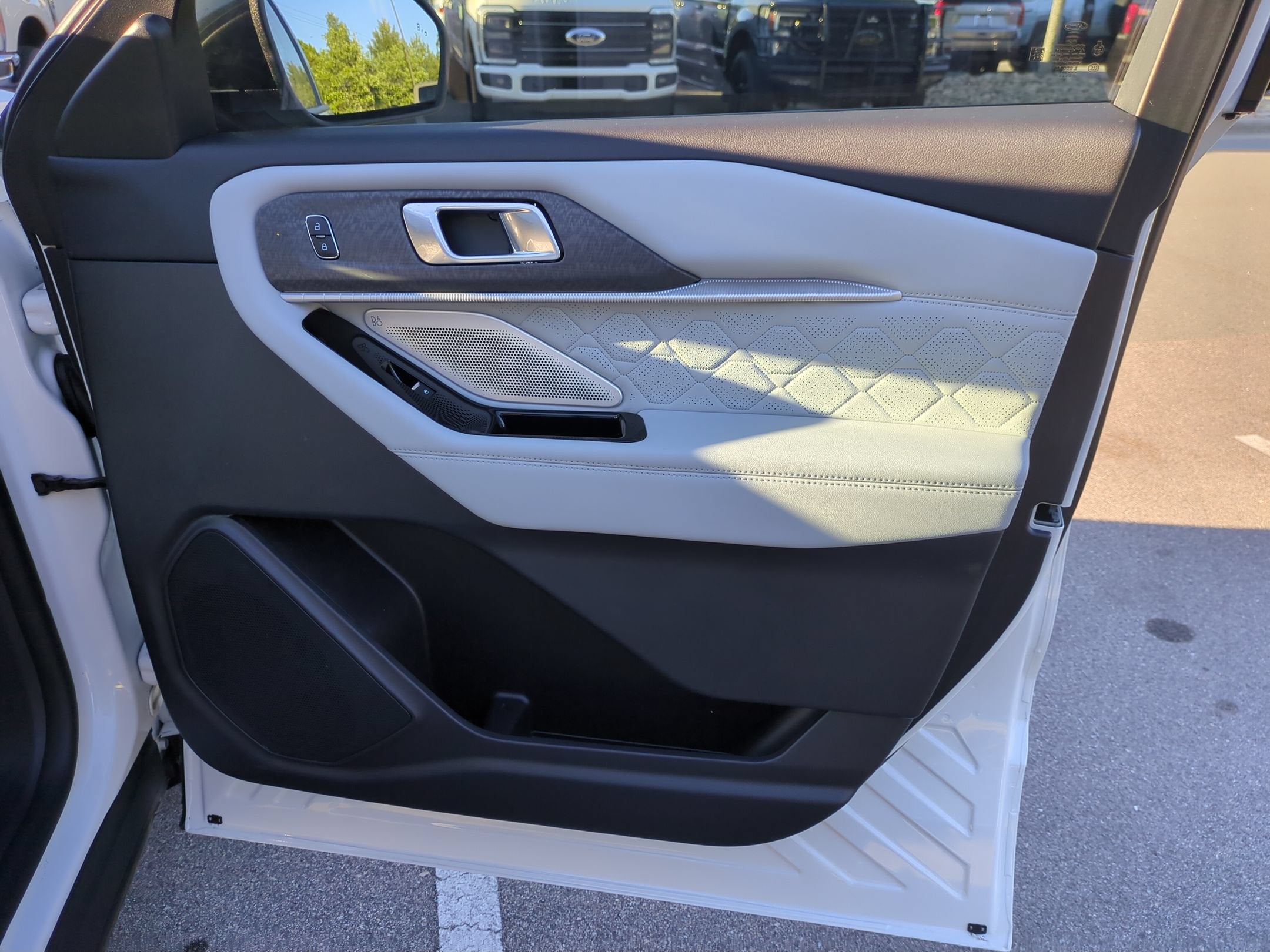 2026 Ford Explorer Platinum - Crossroads Courtesy Demo
