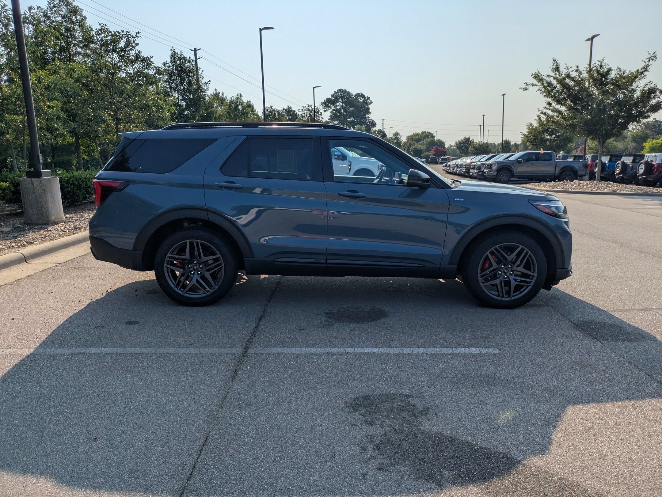 2025 Ford Explorer ST-Line